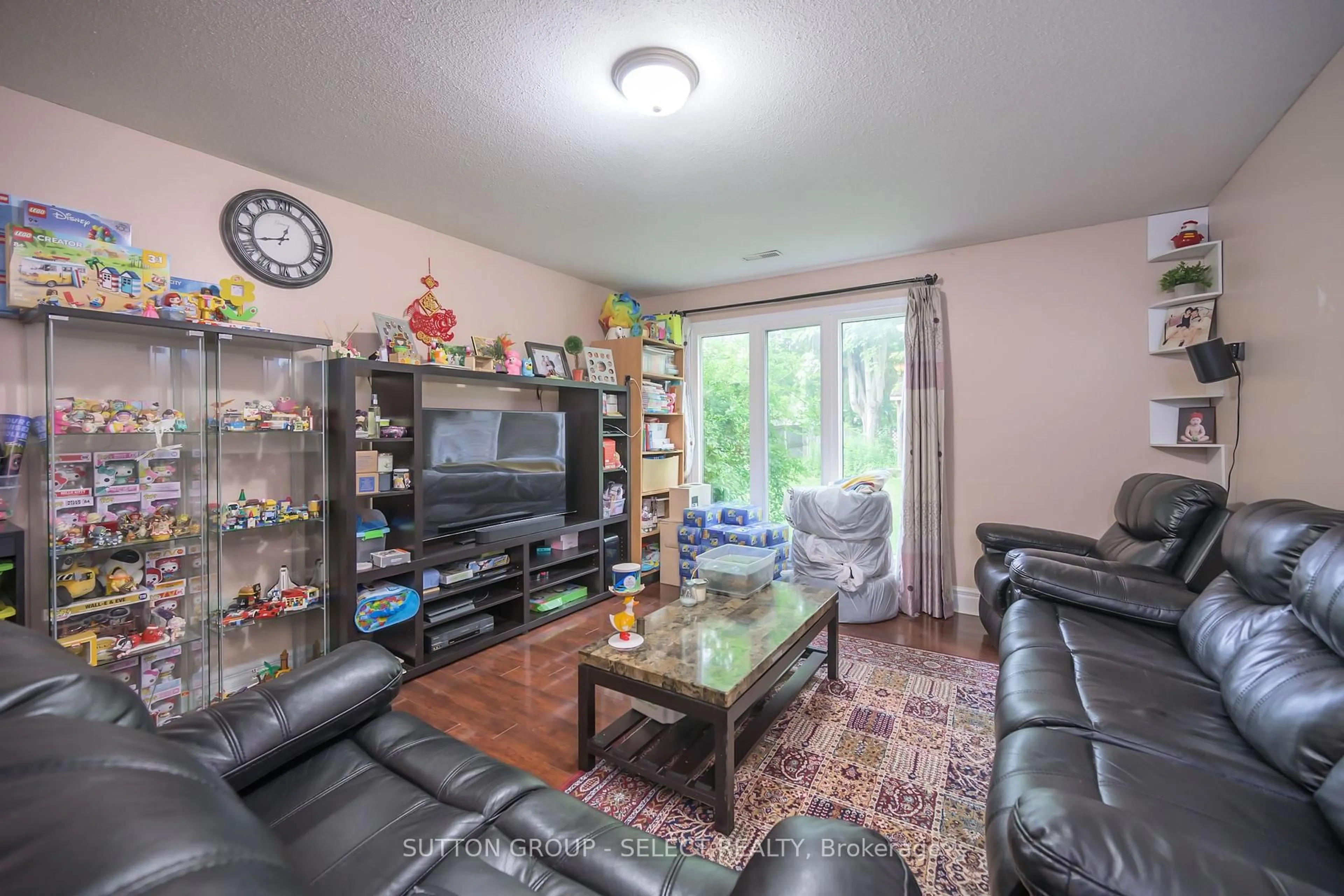 Living room with furniture, unknown for 257 Edgehill Cres, London North Ontario N6G 2T6