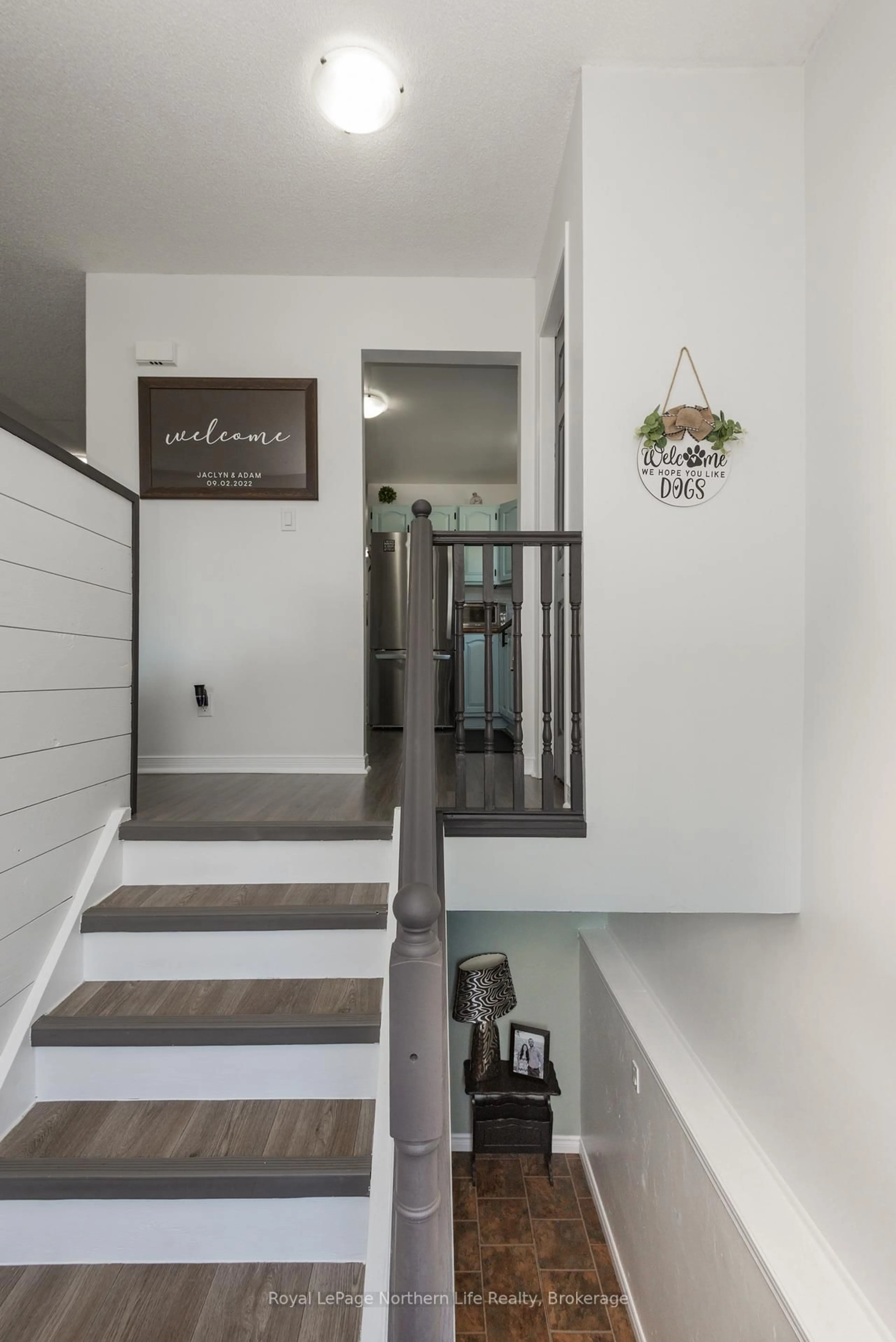 Indoor entryway for 16 Tiffany Crt, North Bay Ontario P1B 9R6