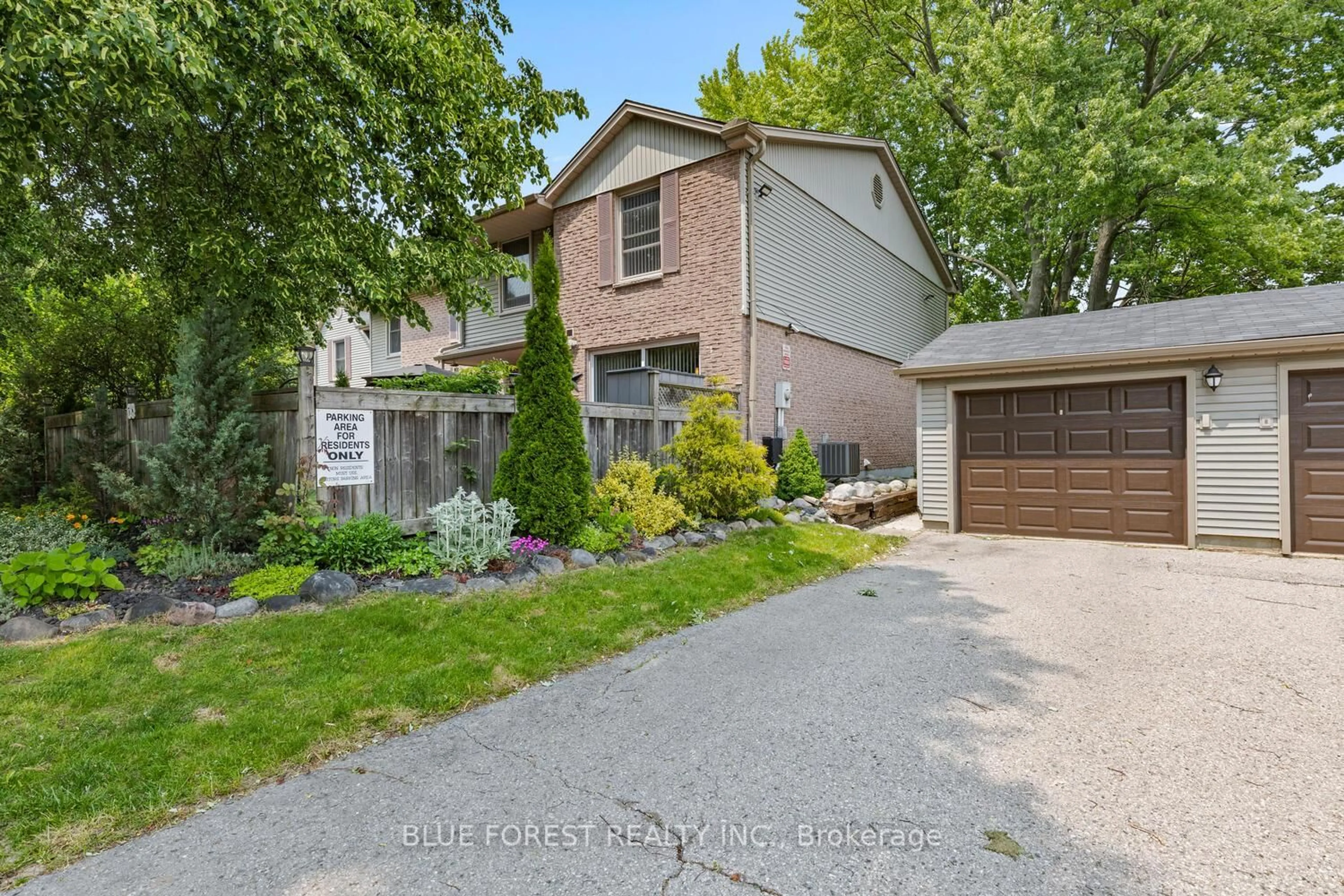 Home with brick exterior material, street for 38 Berkshire Crt, London South Ontario N6J 3N7