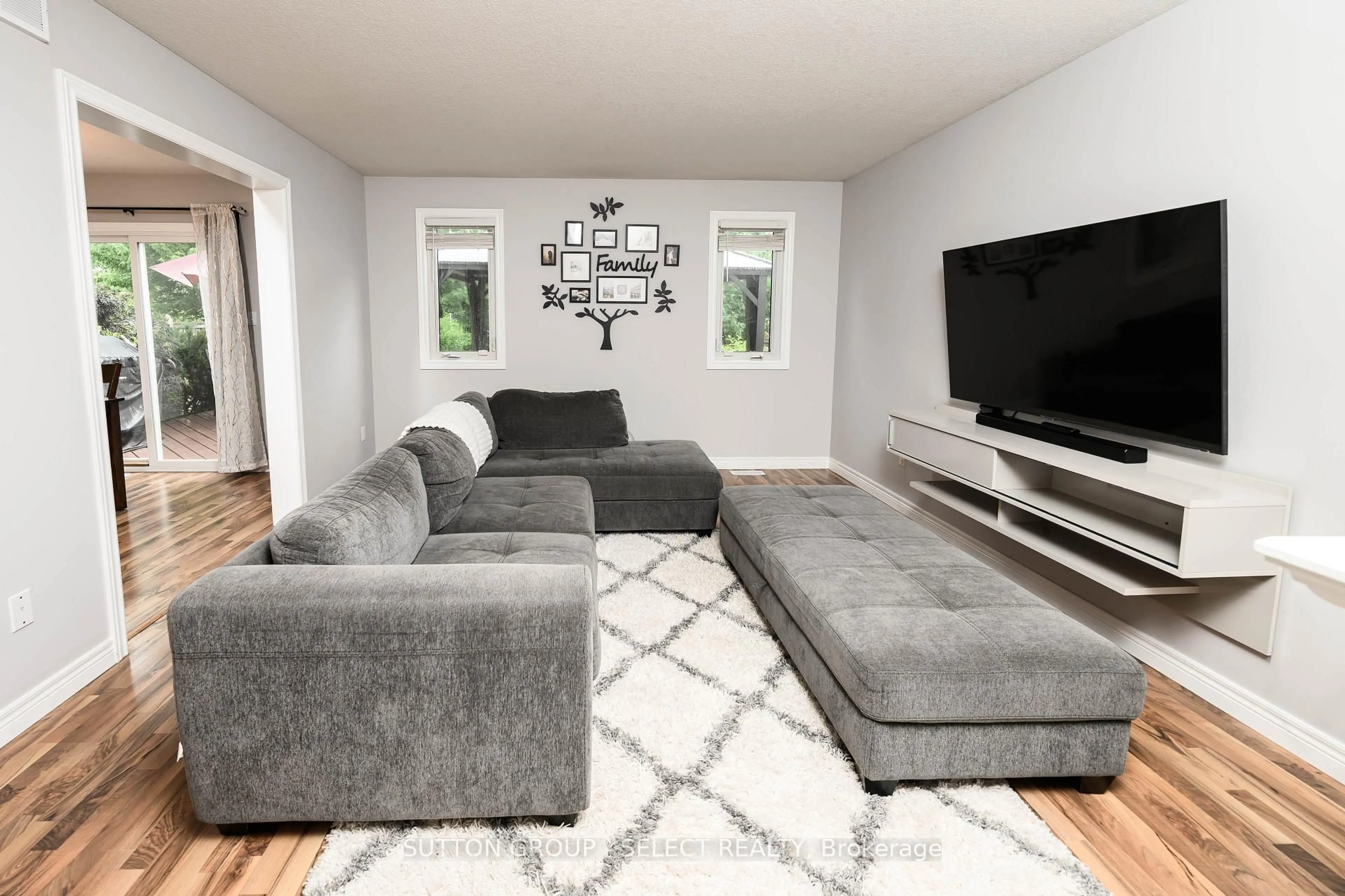 Living room with furniture, unknown for 42120 MCBAIN Line, Central Elgin Ontario N5P 4R1