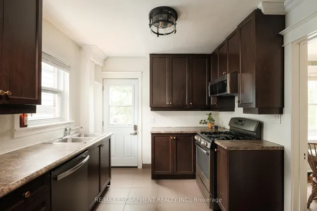 Additional property image - 505 Queensdale Ave
