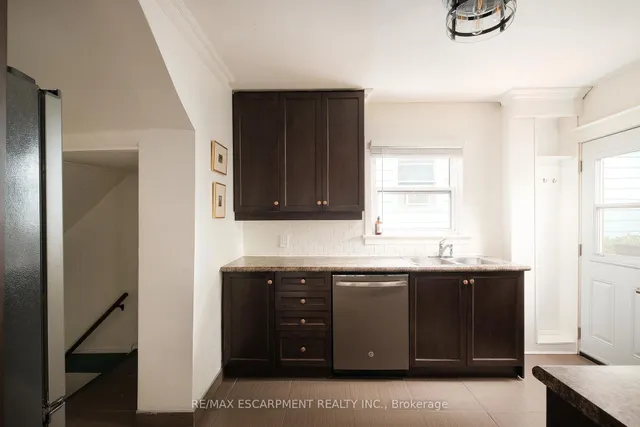 Additional property image - 505 Queensdale Ave