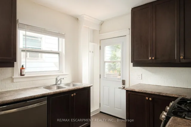 Additional property image - 505 Queensdale Ave
