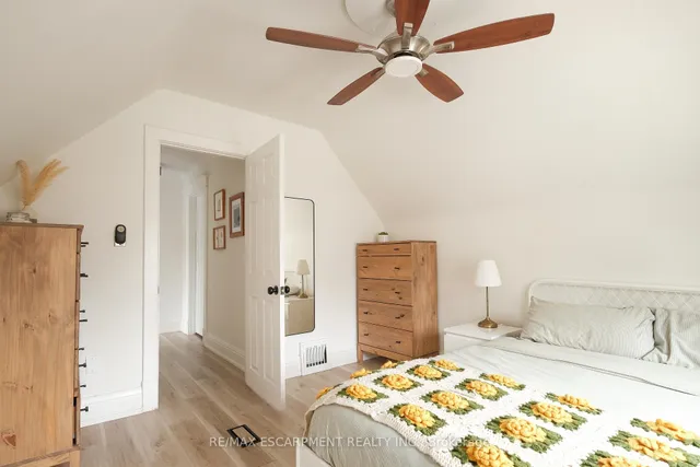 Additional property image - 505 Queensdale Ave