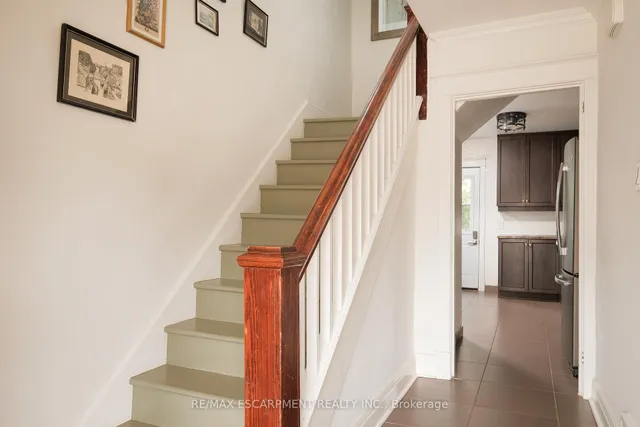 Additional property image - 505 Queensdale Ave