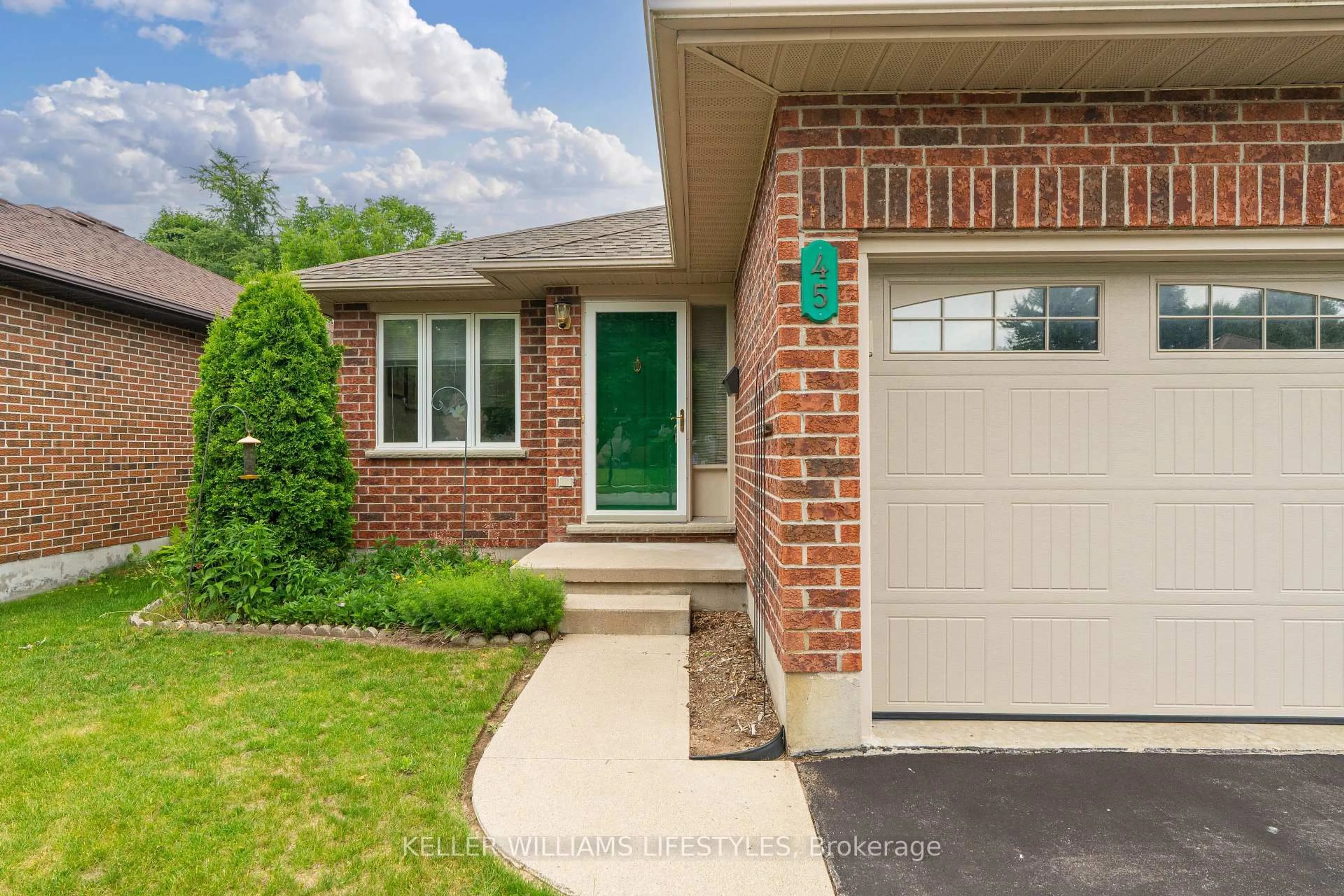 Home with brick exterior material, street for 45 Hickory Blvd, Strathroy Caradoc Ontario N7G 4E9