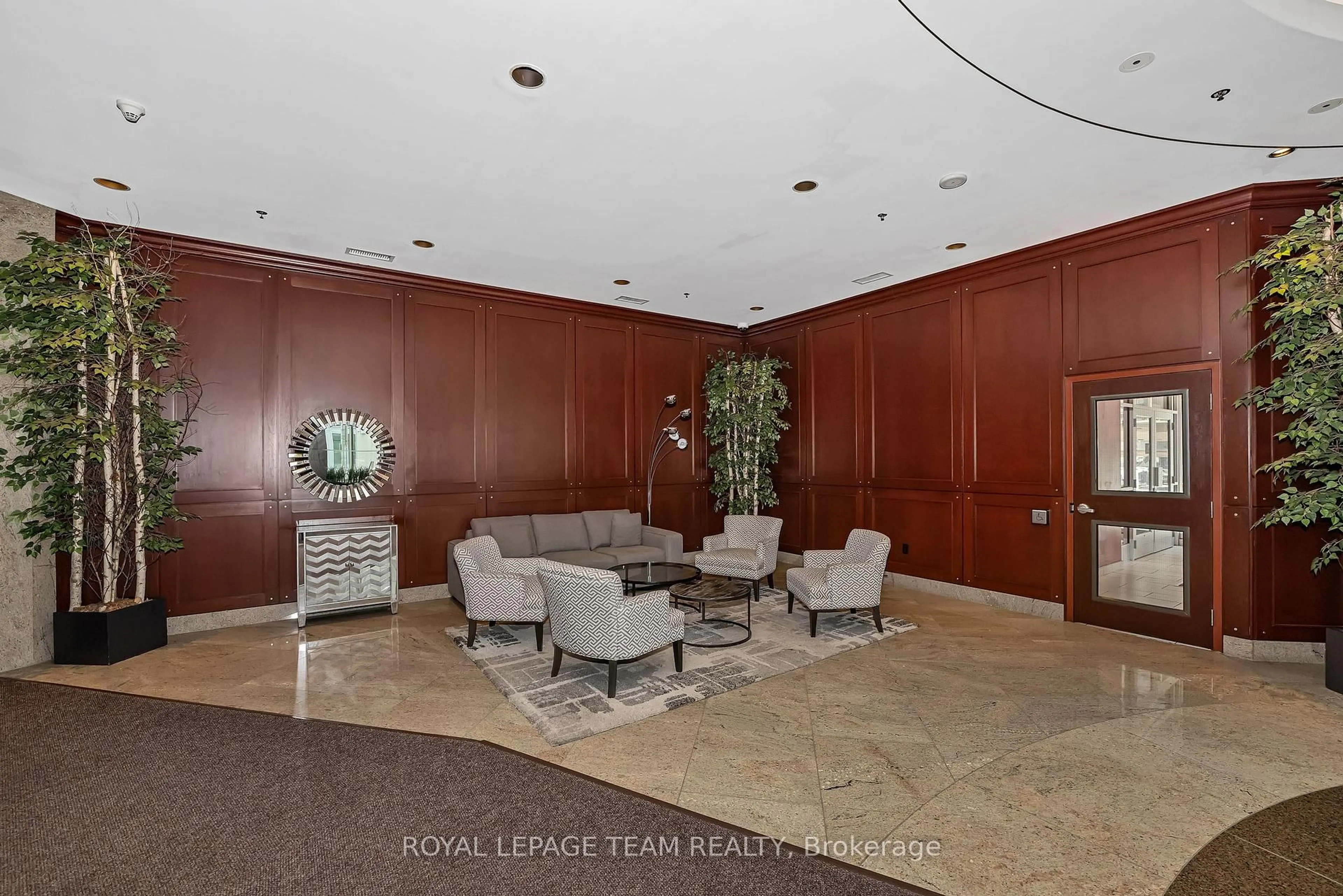 Lobby for 234 Rideau St #1404, Ottawa Ontario K1N 0A9