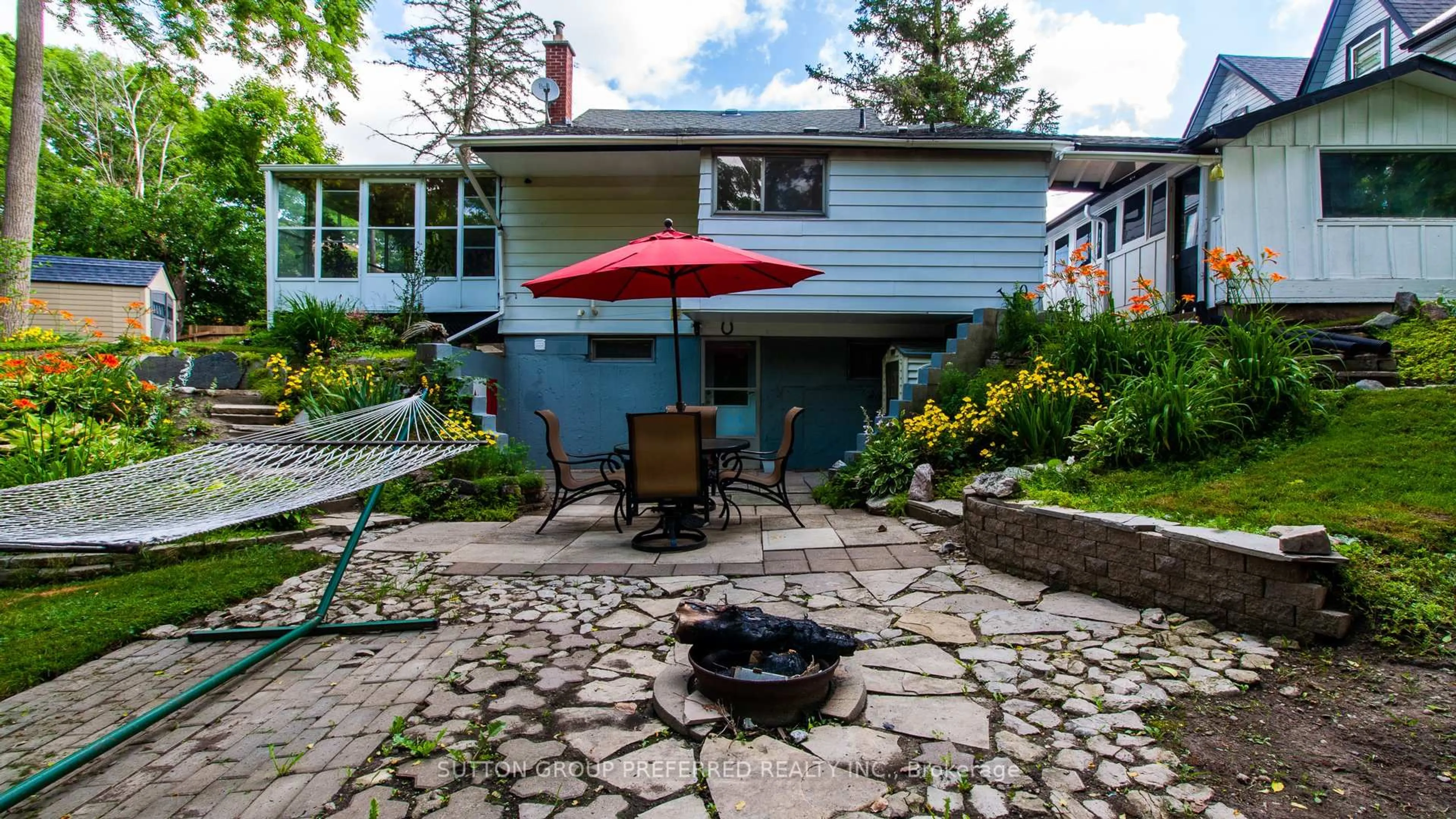 Patio, street for 46 Owaissa St, St. Thomas Ontario N5P 1T2