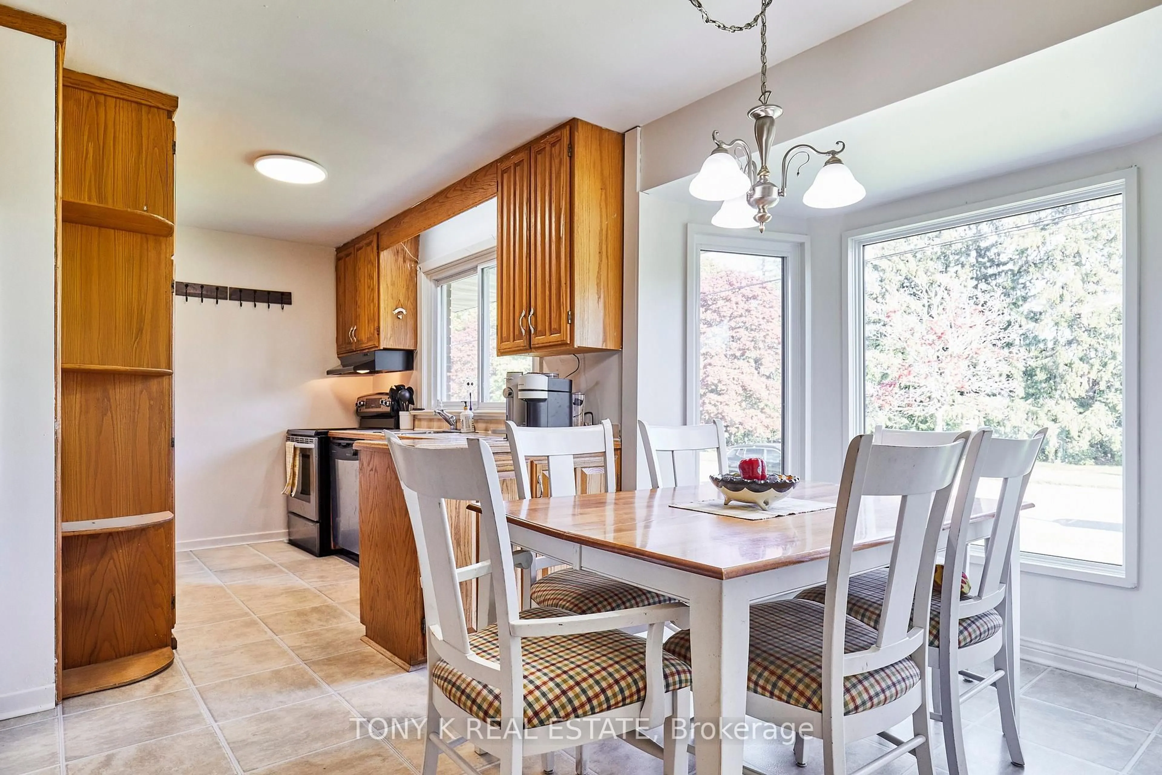 Open concept kitchen, ceramic/tile floor for 12 Freeman Dr, Port Hope Ontario L1A 2C5