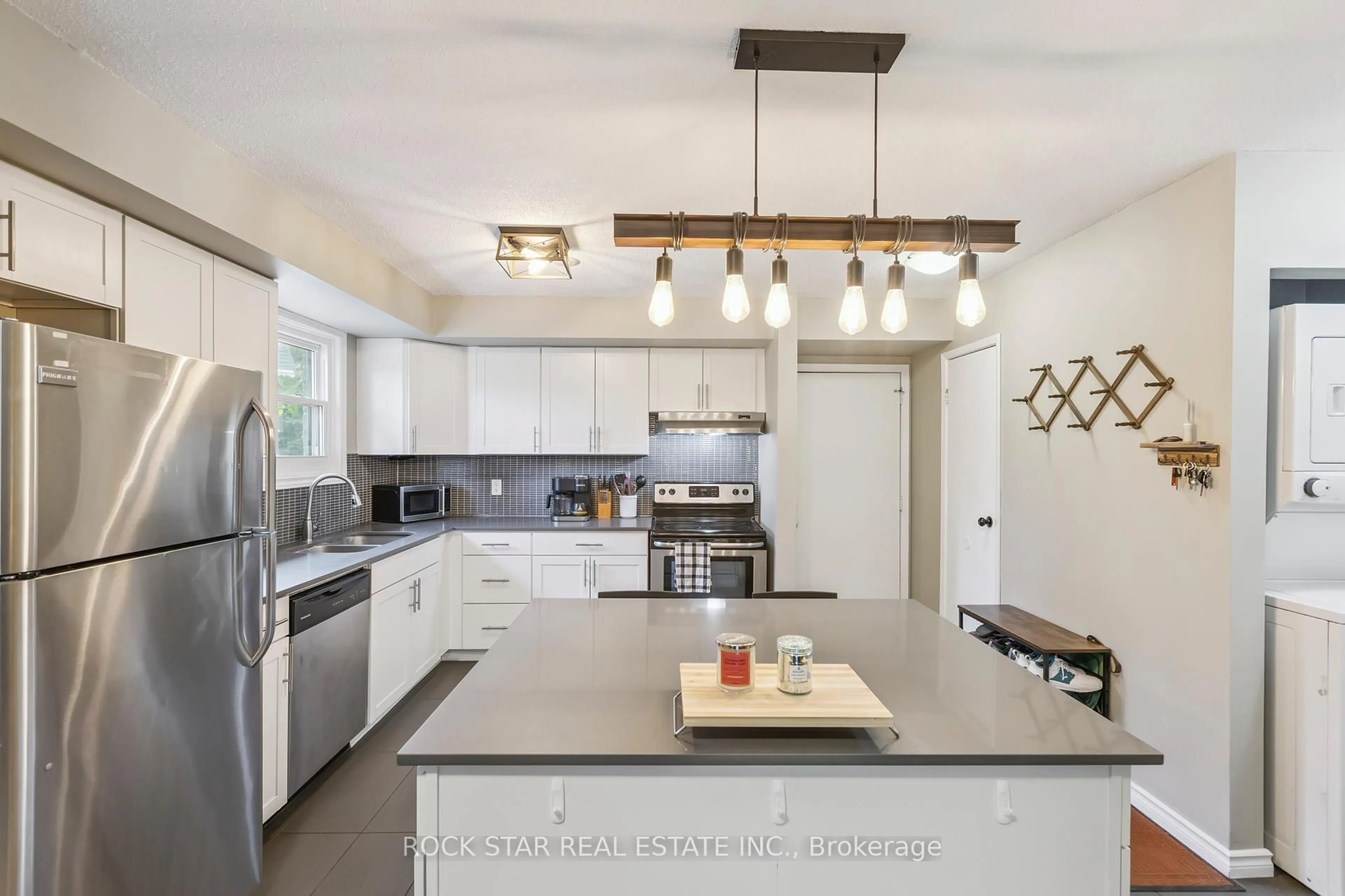 Open concept kitchen, unknown for 511 Quiet Pl #5, Waterloo Ontario N2J 5L6