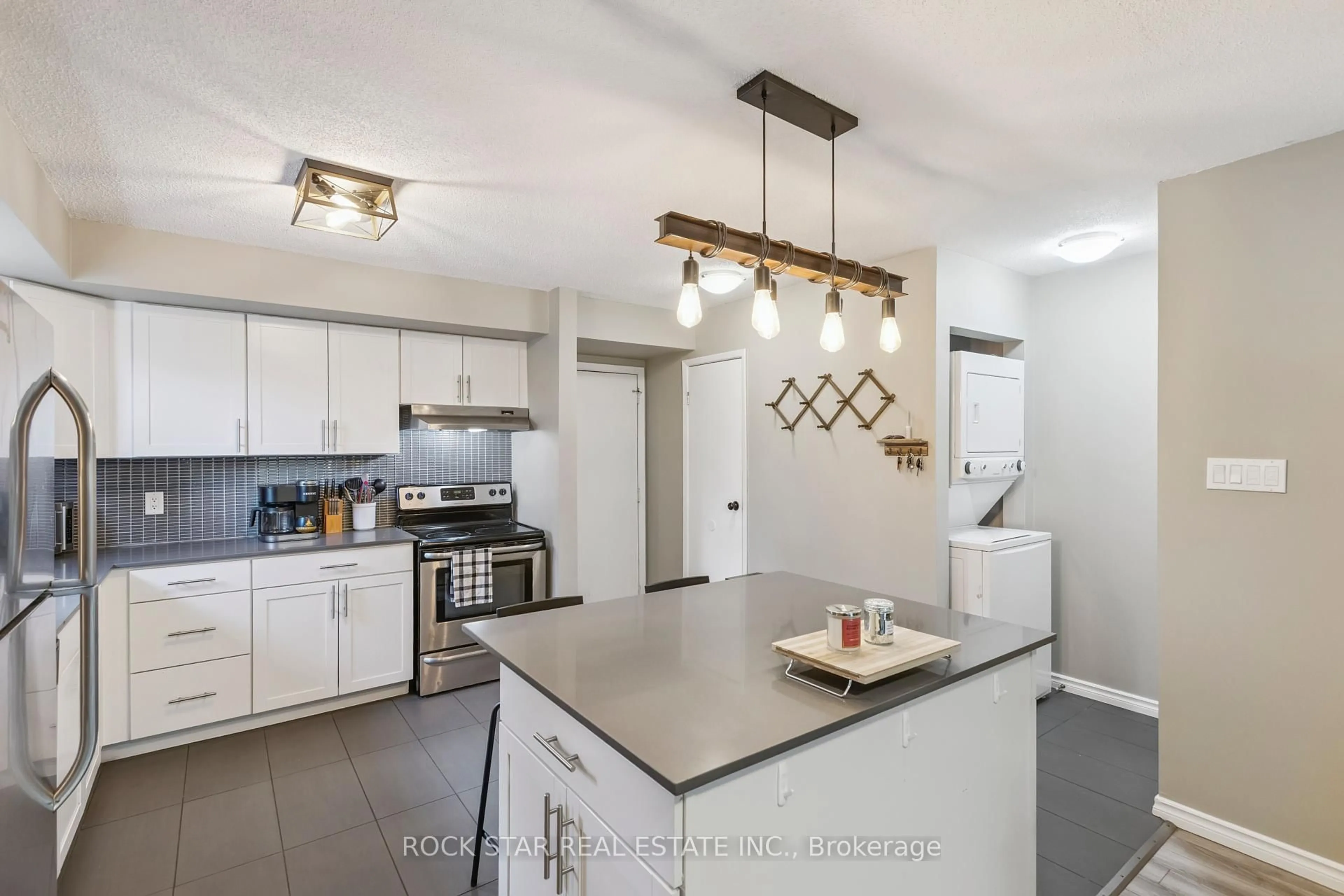 Open concept kitchen, ceramic/tile floor for 511 Quiet Pl #5, Waterloo Ontario N2J 5L6