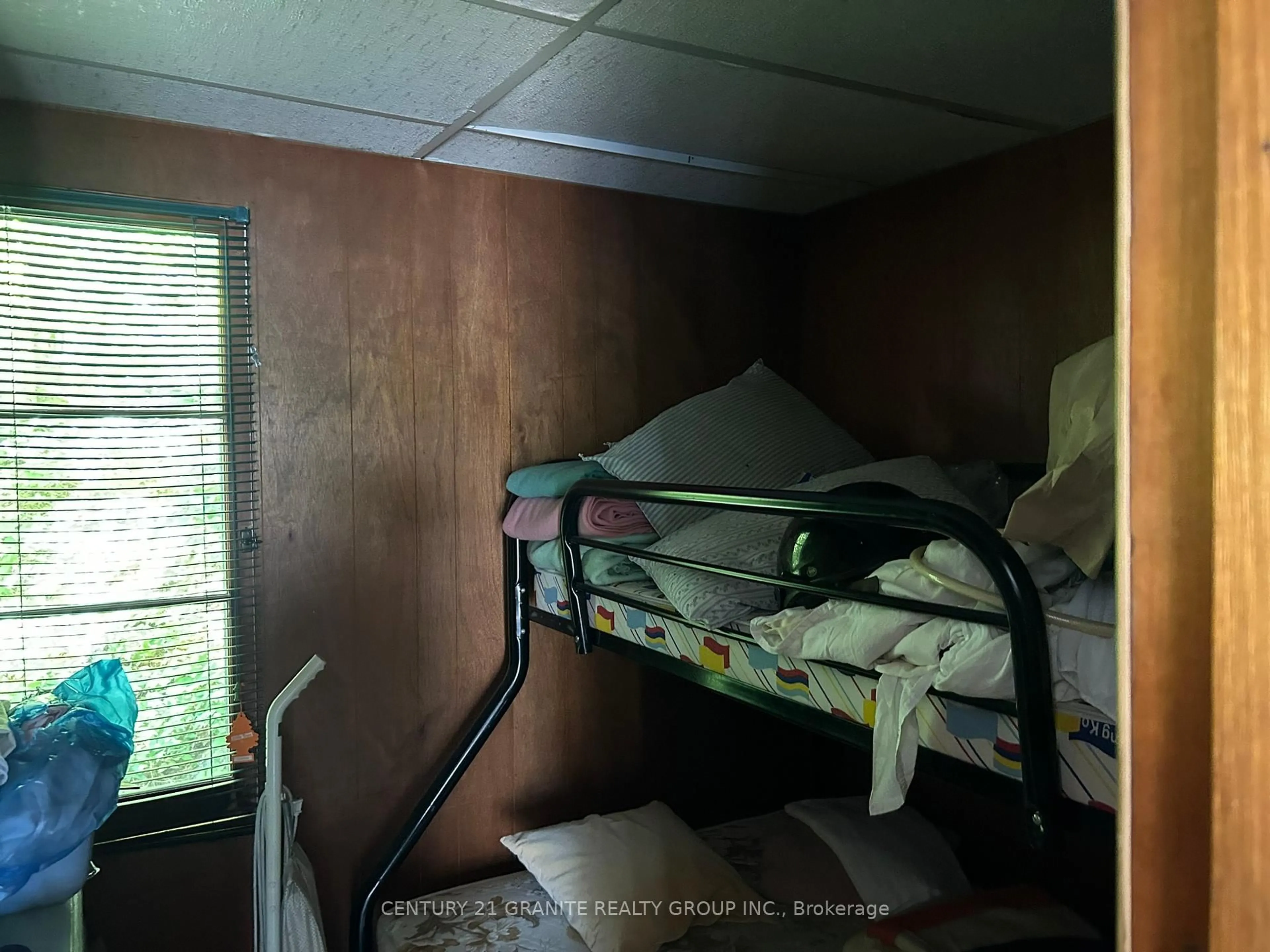 A pic of a room for 1536 Papineau Lake Rd, Maple Leaf Ontario K0L 2R0