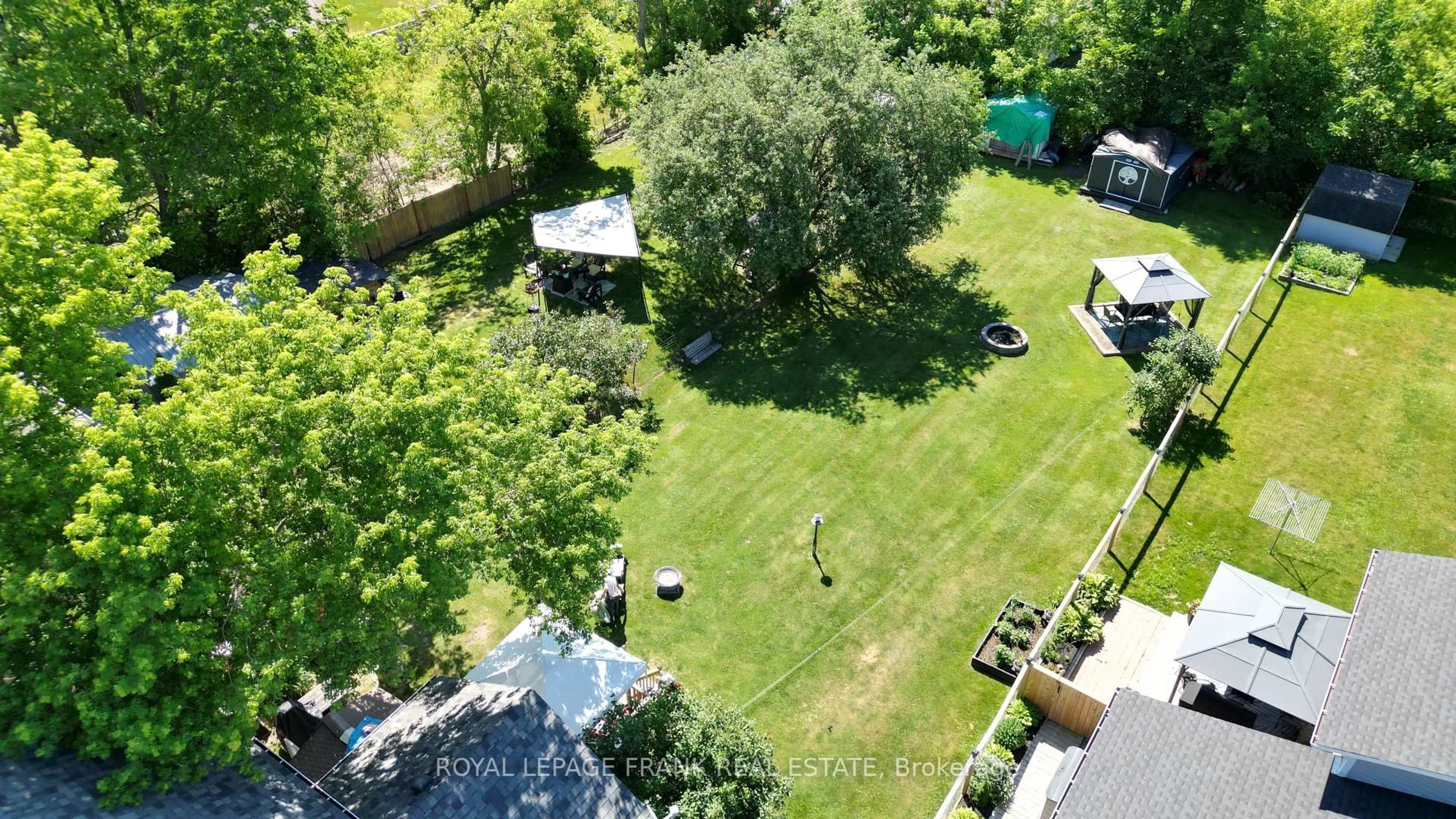 A pic from outside/outdoor area/front of a property/back of a property/a pic from drone, unknown for 11 Whiteside St, Kawartha Lakes Ontario K0M 2C0