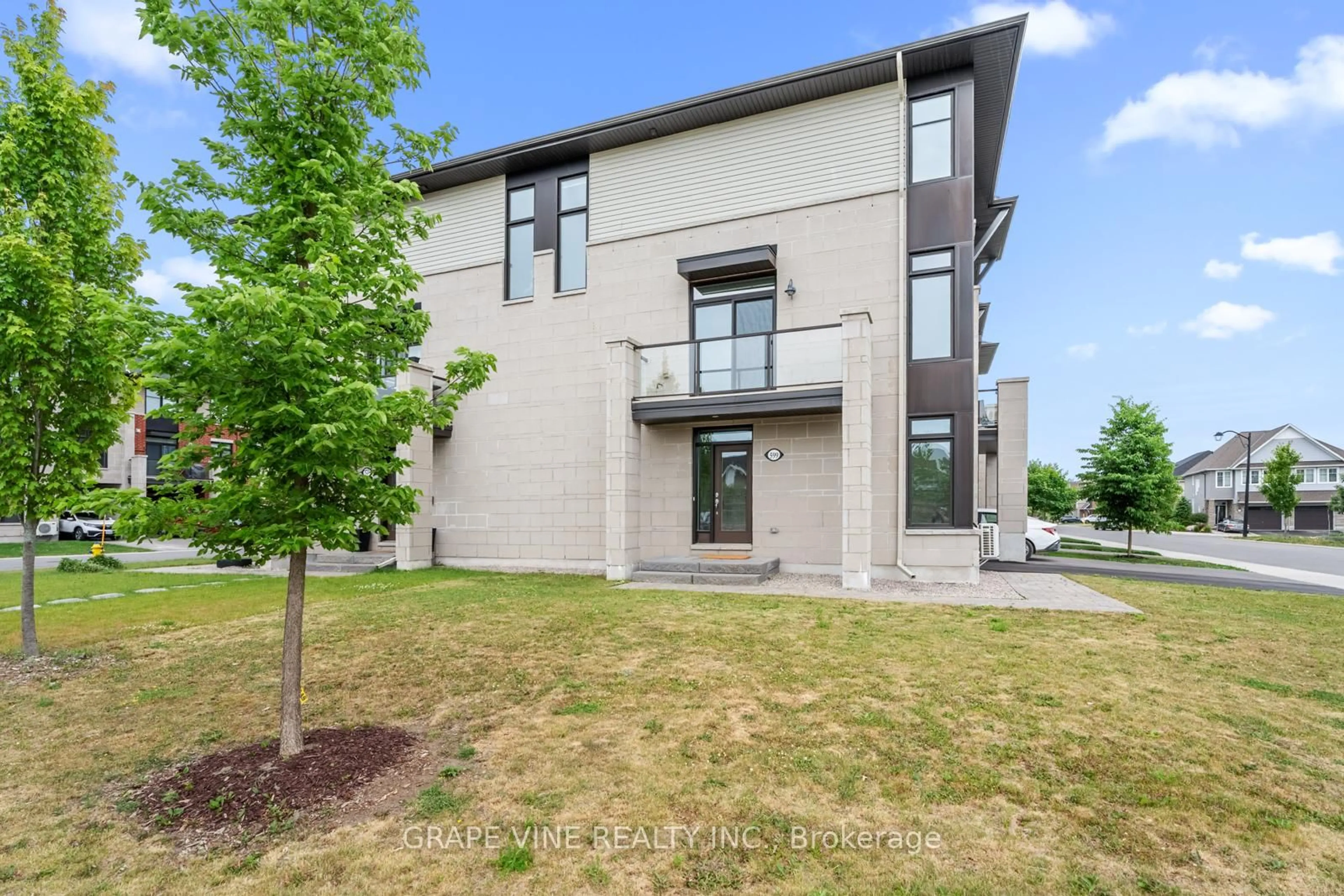 Home with brick exterior material, building for 599 Cartographe St, Orleans Ontario K4A 1J9