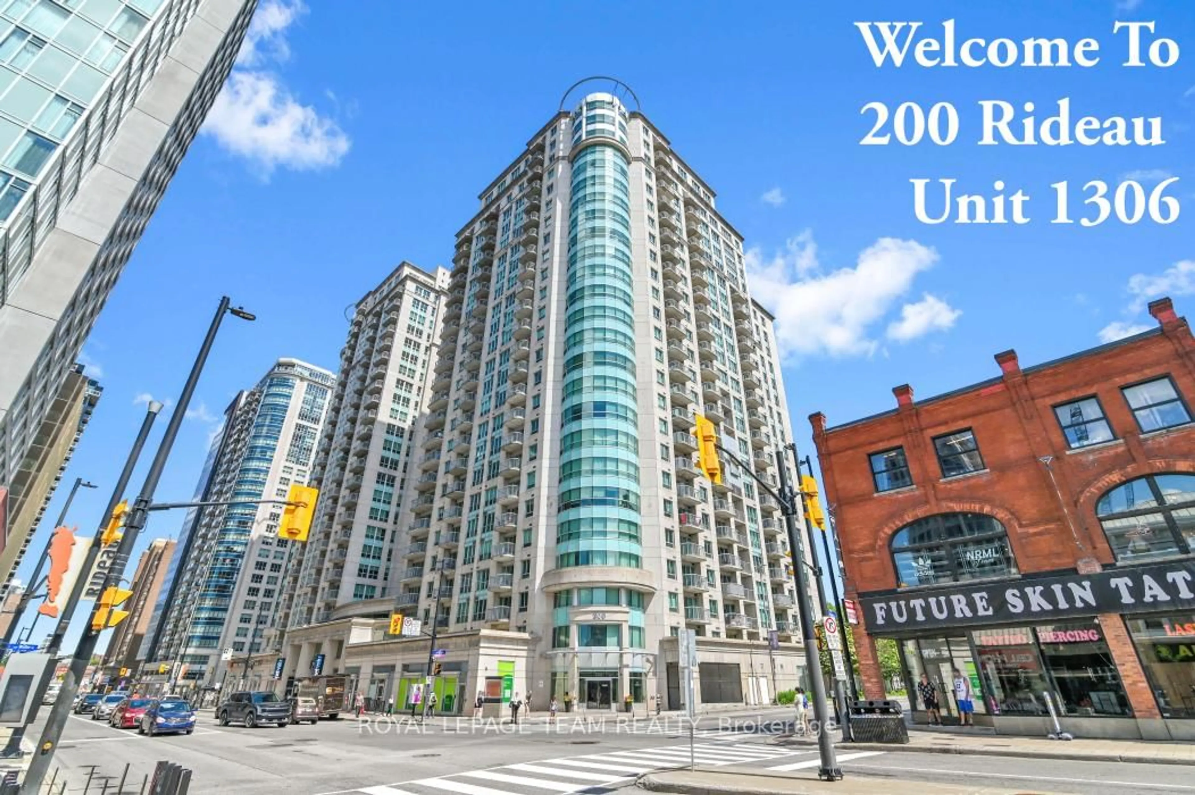 Indoor foyer for 200 Rideau St #1306, Ottawa Ontario K1N 5Y1