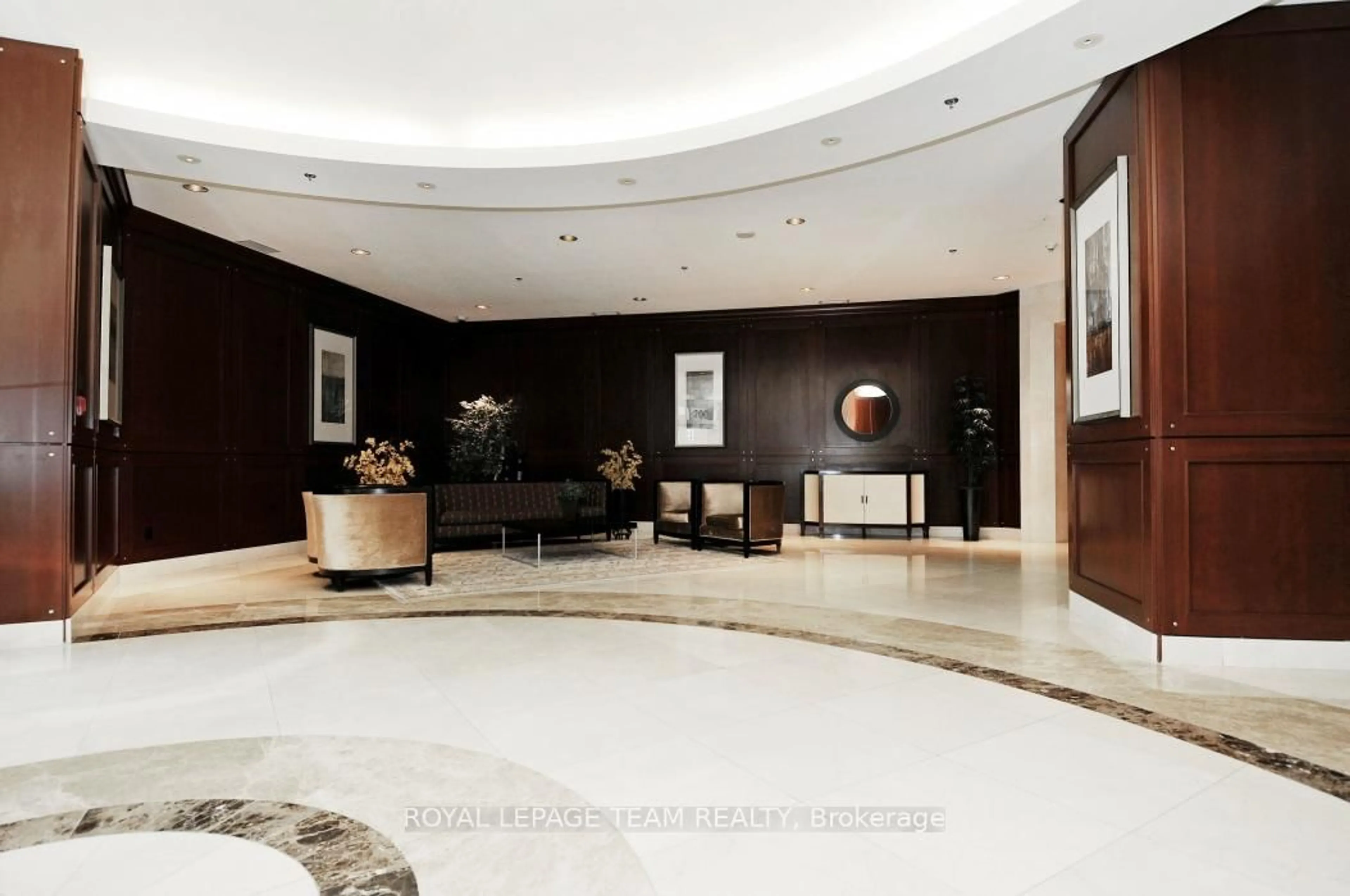 Lobby for 200 Rideau St #1306, Ottawa Ontario K1N 5Y1