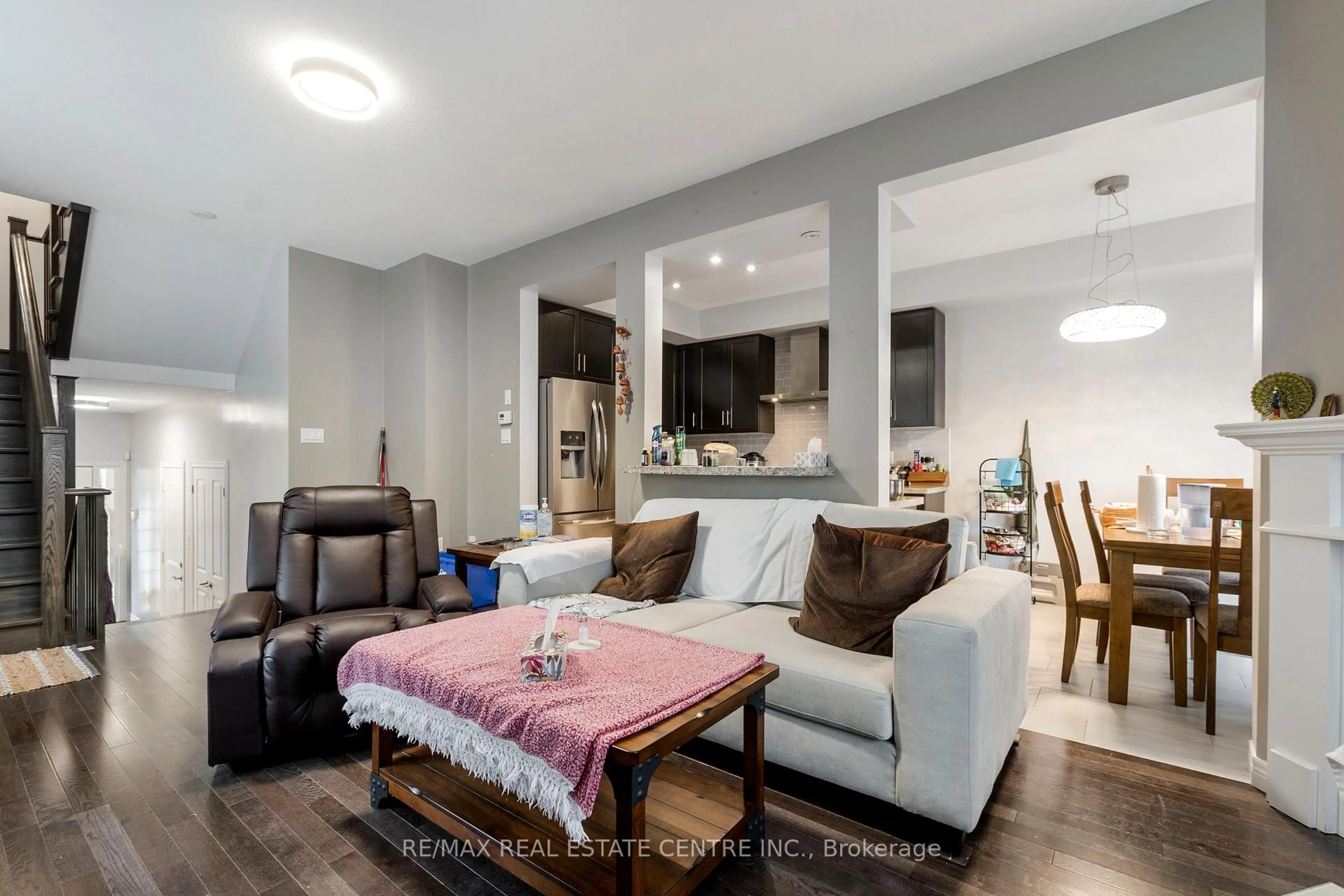 Living room with furniture, unknown for 8 Lakelawn Rd #54, Grimsby Ontario L3M 0G1