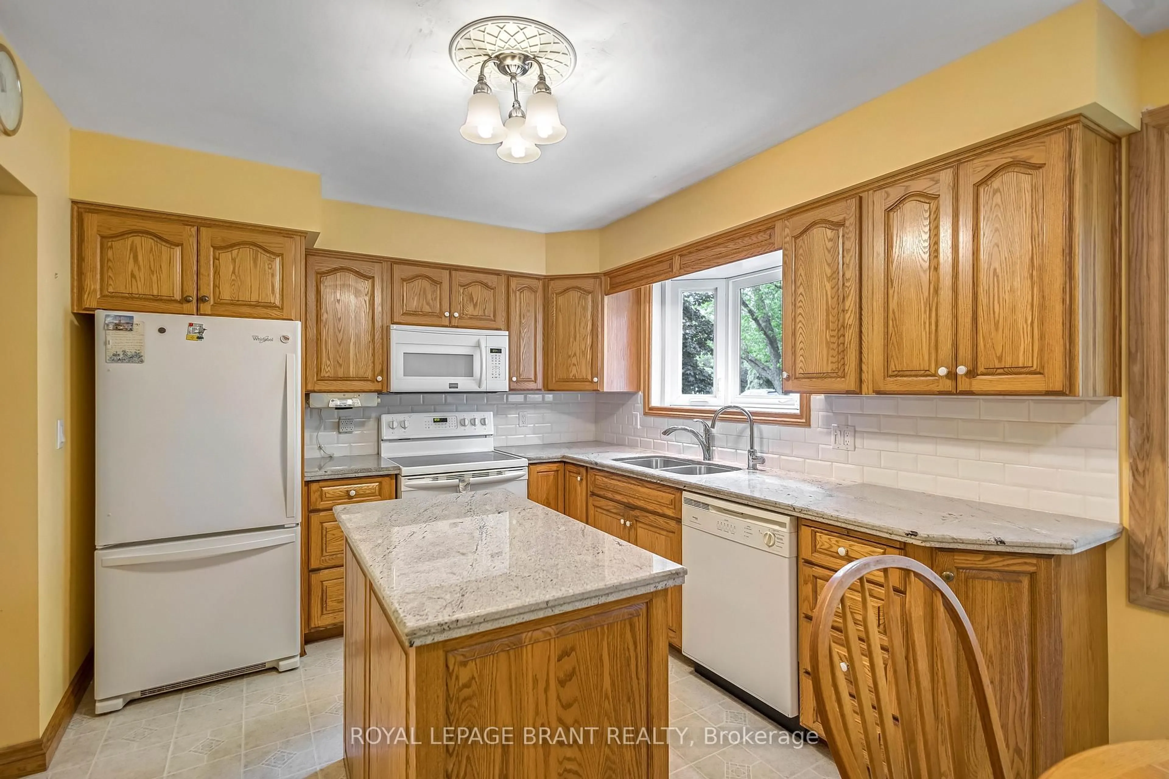 Standard kitchen, ceramic/tile floor for 2246 COUNTY LINE 74, Haldimand Ontario N0A 1H0