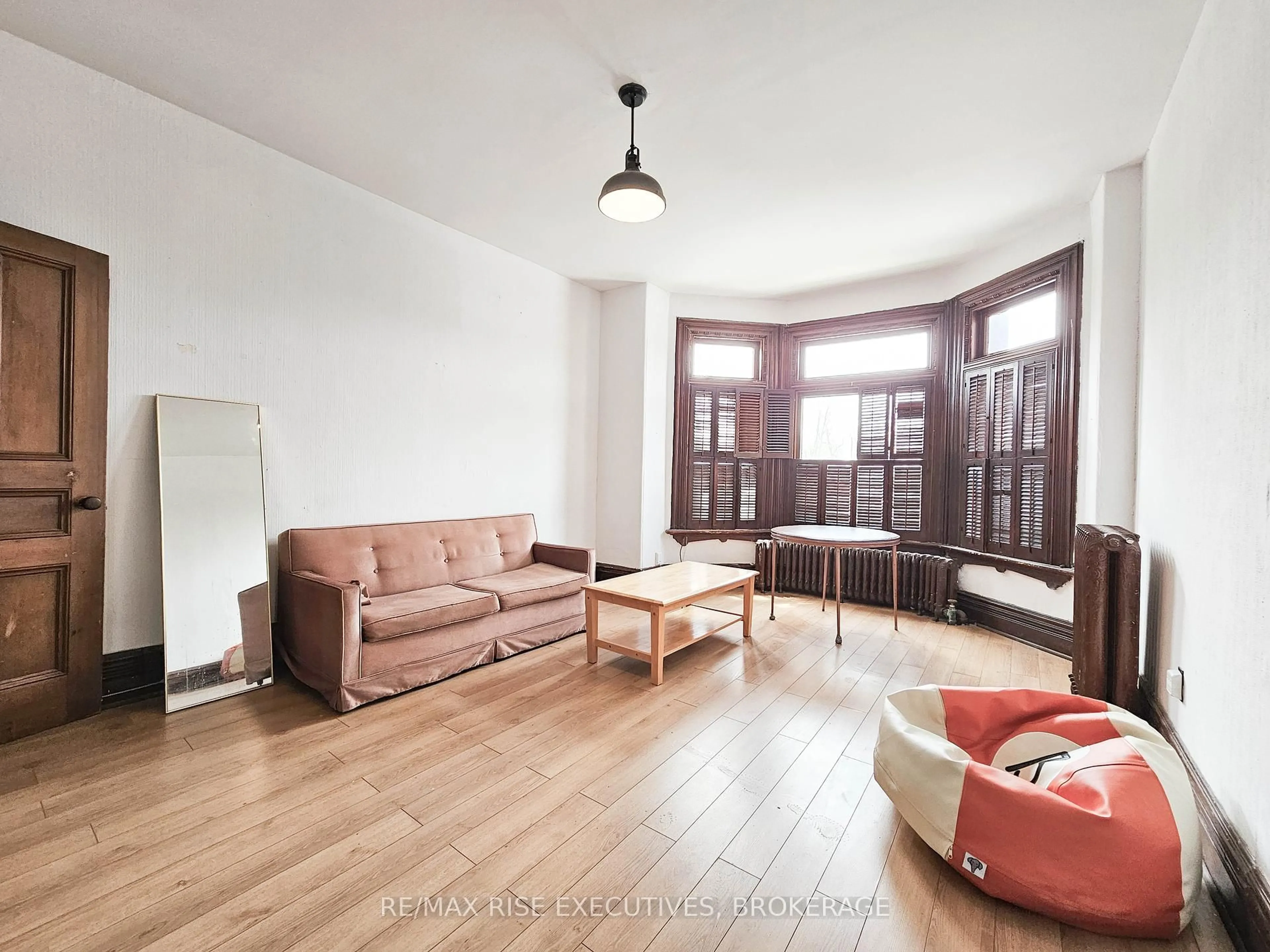 Living room with furniture, unknown for 307 Alfred St, Kingston Ontario K7L 3S4