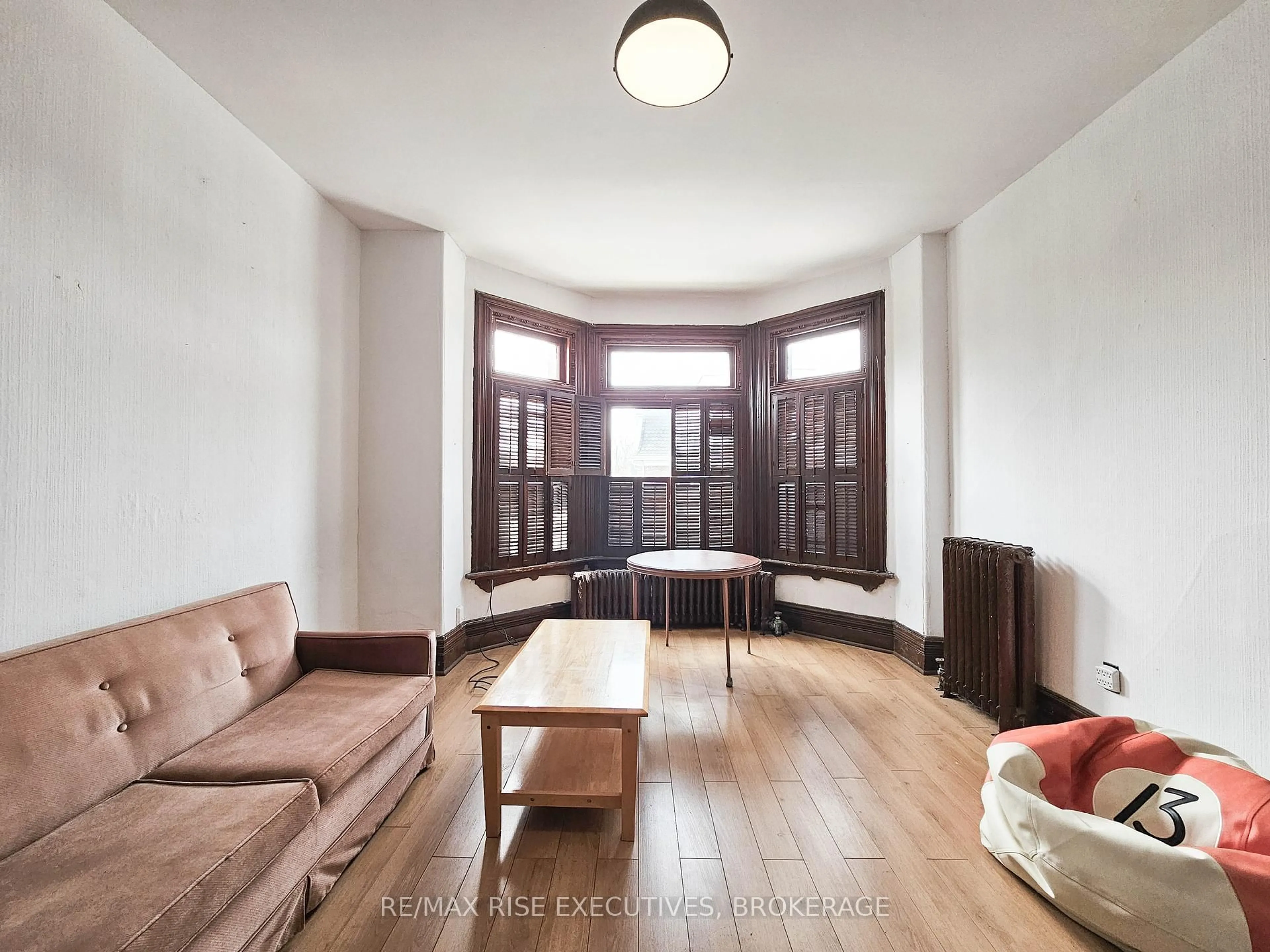 Living room with furniture, unknown for 307 Alfred St, Kingston Ontario K7L 3S4