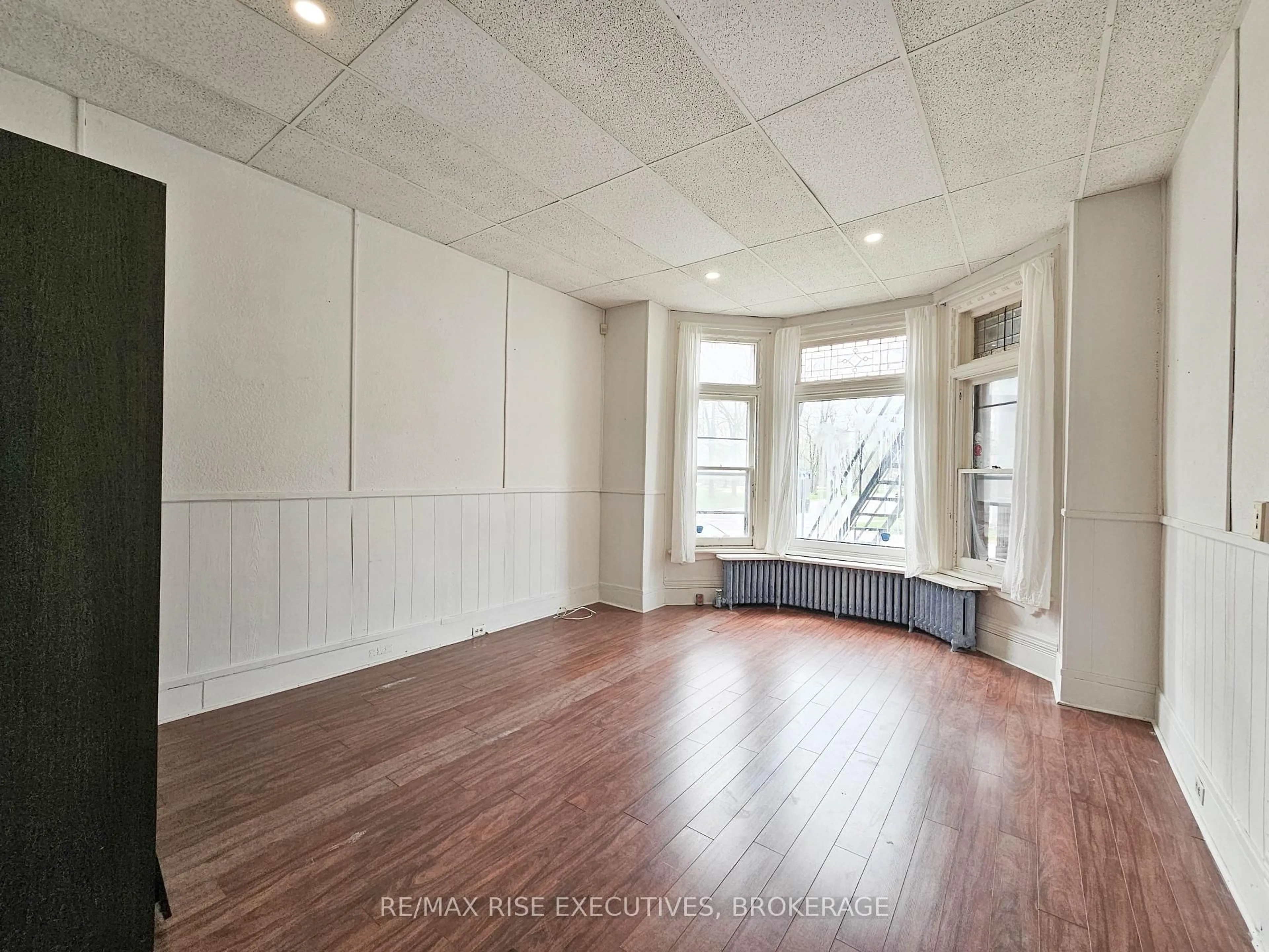A pic of a room for 307 Alfred St, Kingston Ontario K7L 3S4
