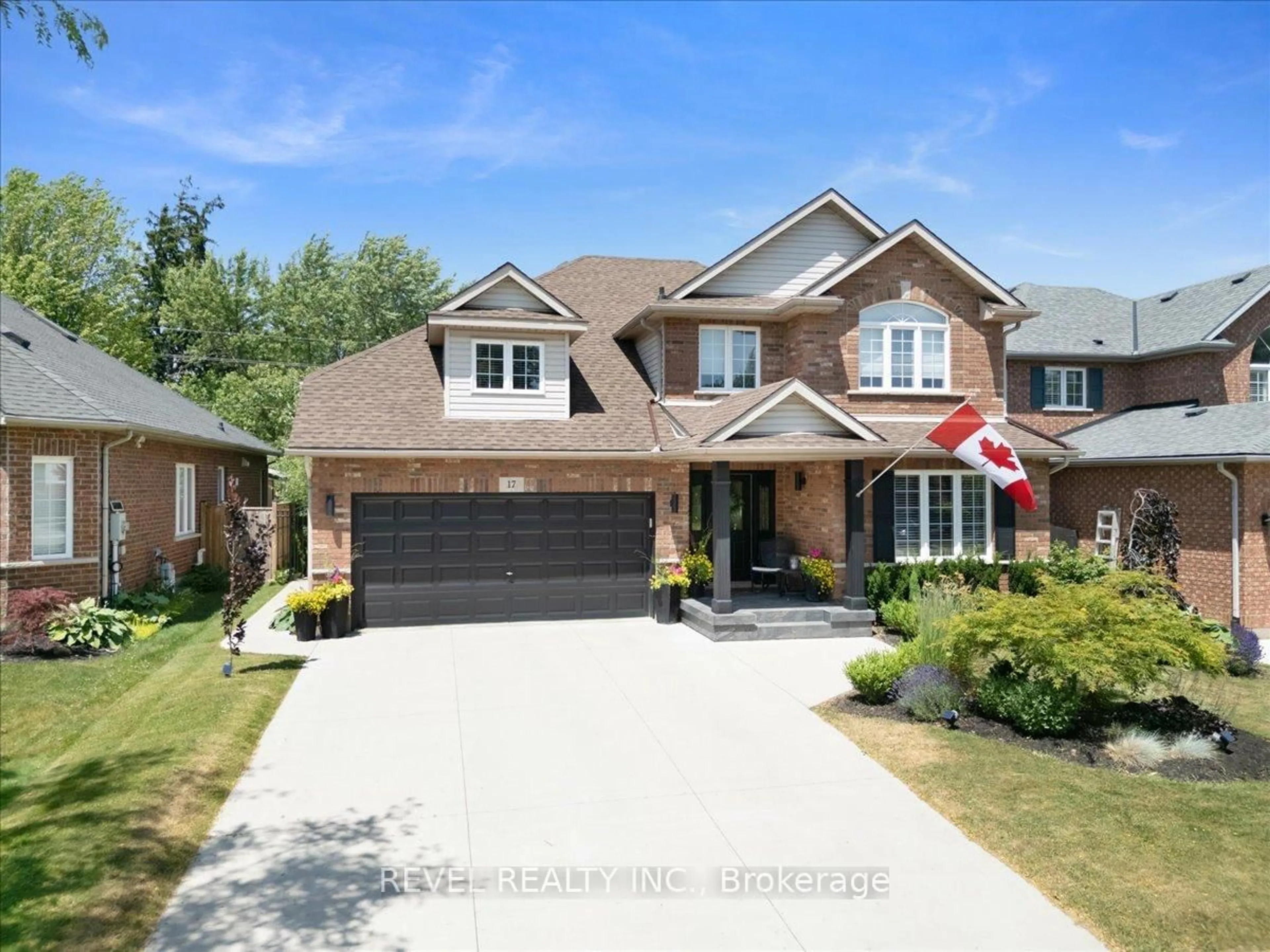 Home with brick exterior material, street for 17 Michaela Cres, Pelham Ontario L0S 1E4