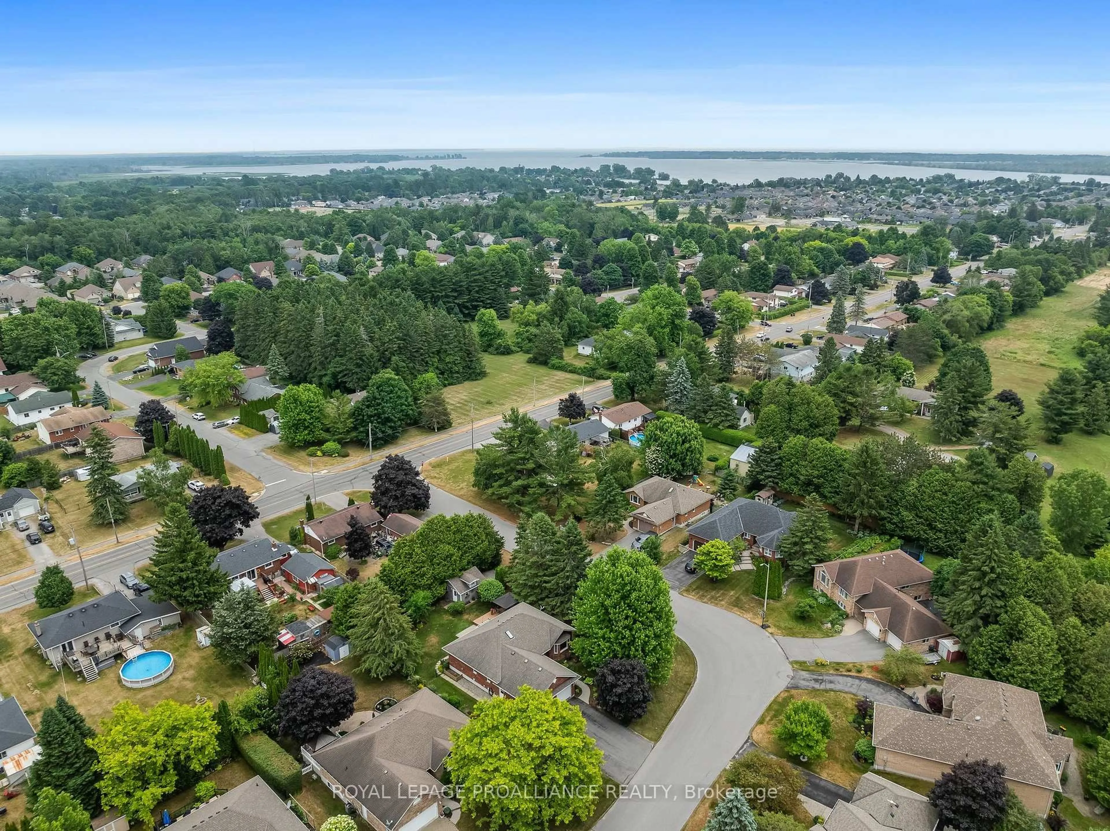 A pic from outside/outdoor area/front of a property/back of a property/a pic from drone, unknown for 3 Westview Dr, Brighton Ontario K0K 1H0