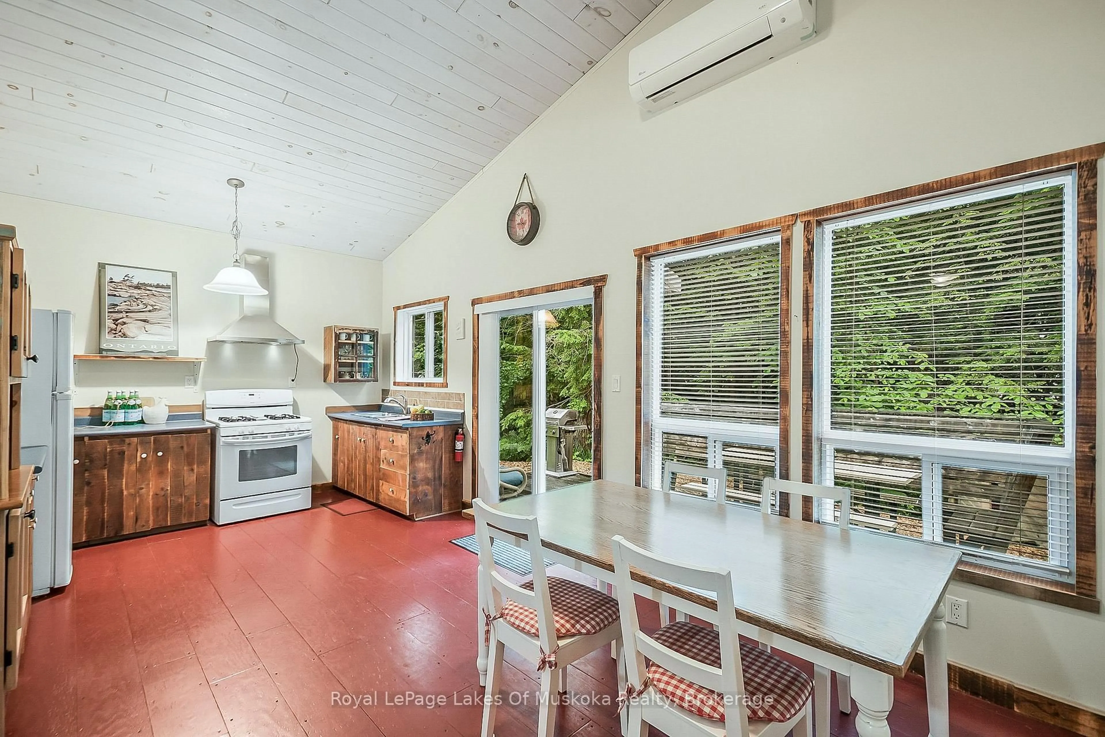 Dining room, unknown for 1009 Kirbys Beach Rd, Bracebridge Ontario P1L 1X2