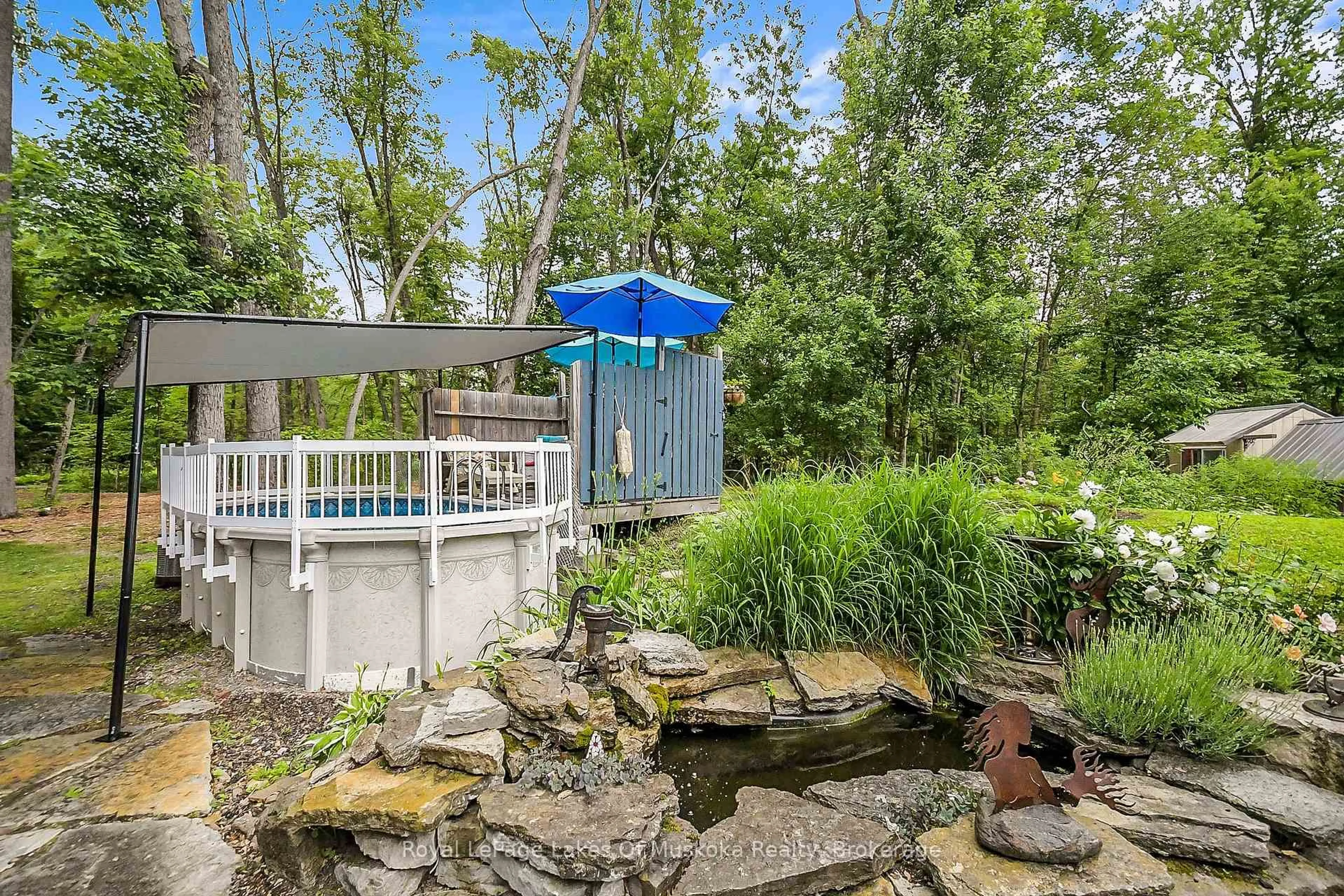 Patio, water/lake/river/ocean view for 1005 Kirby's Beach Rd, Bracebridge Ontario P1L 1X2