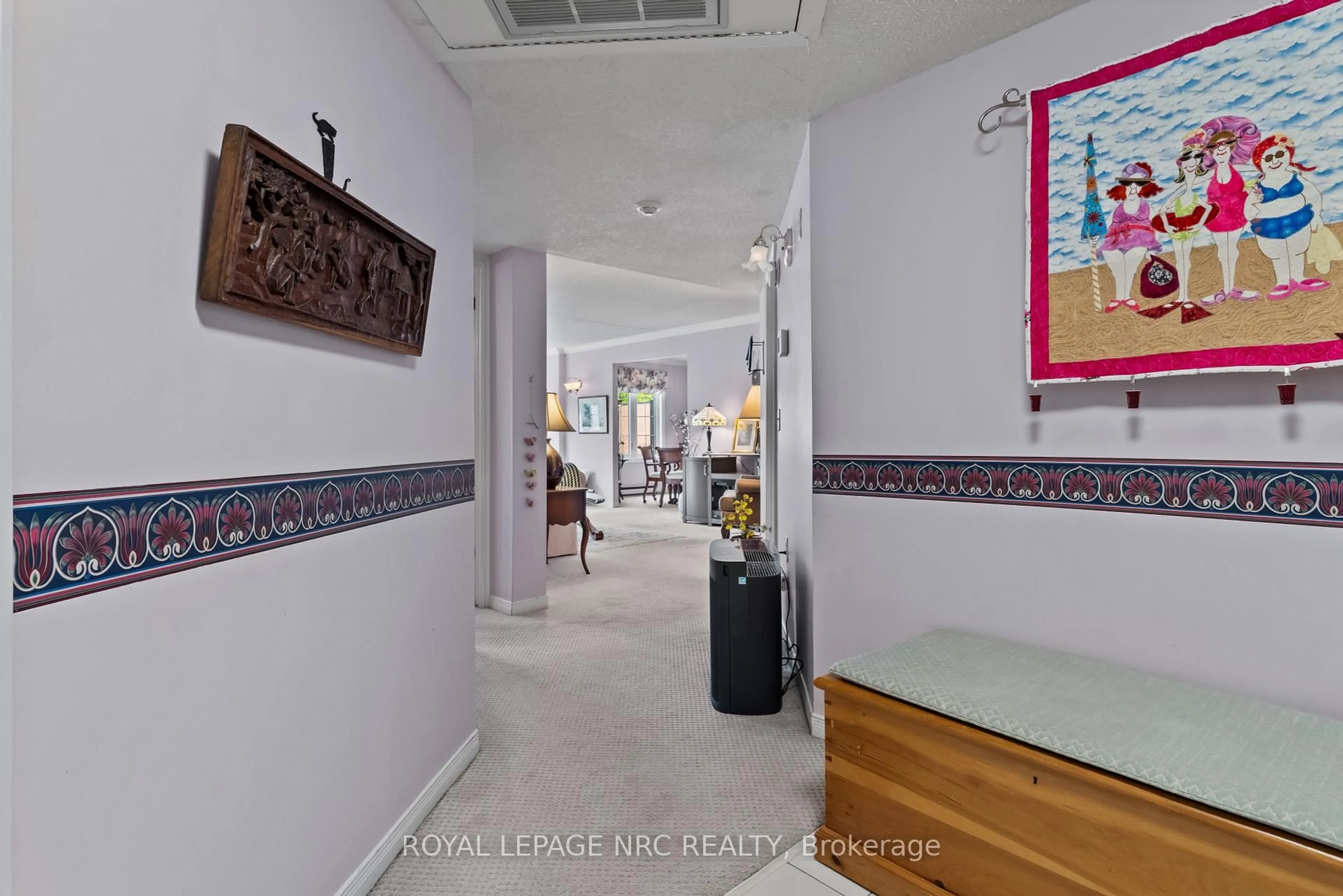 Indoor foyer for 3420 Frederick Ave #104, Lincoln Ontario L0R 2C0