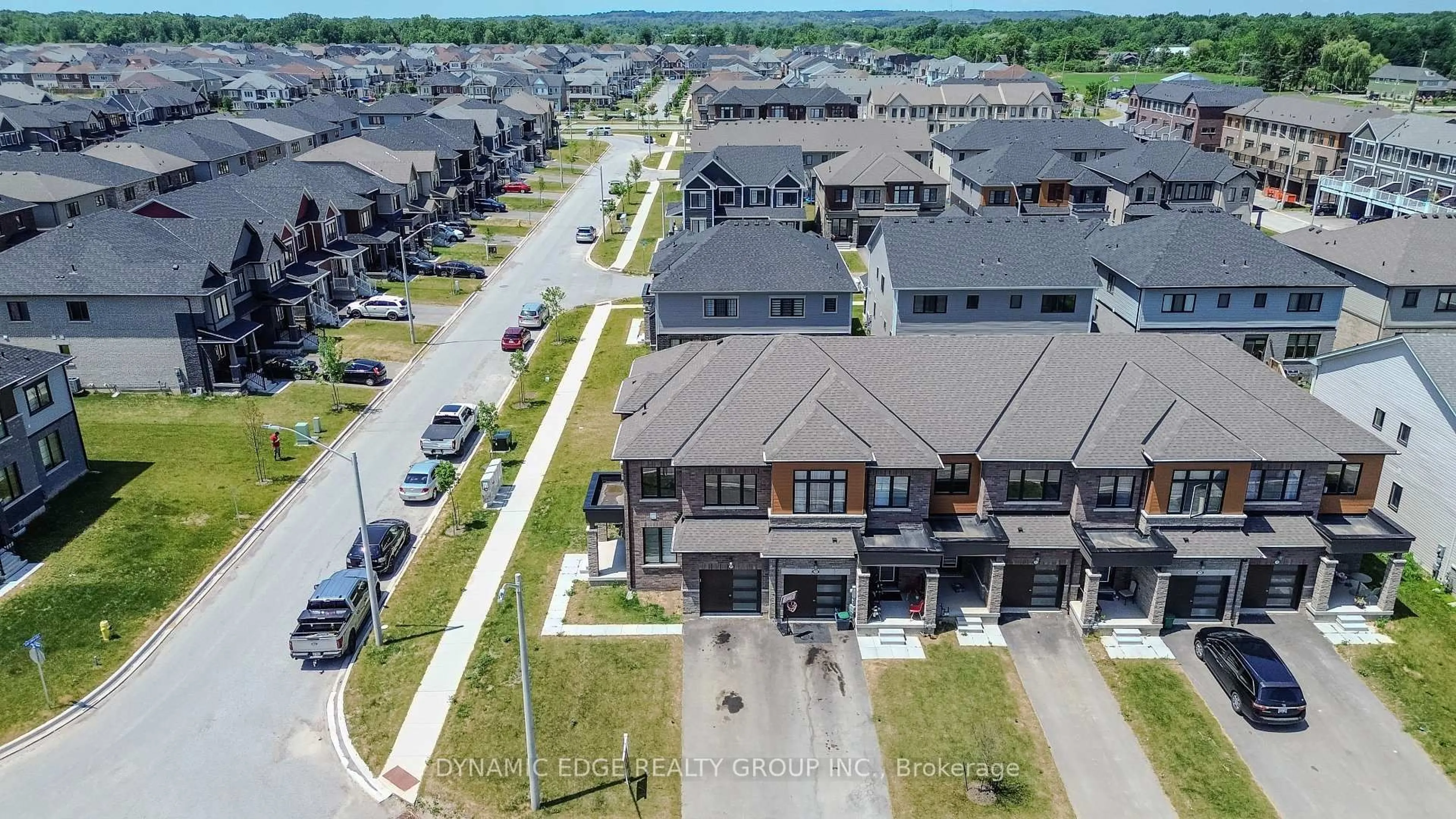 A pic from outside/outdoor area/front of a property/back of a property/a pic from drone, street for 29 Lavender Rd, Thorold Ontario L3B 0L4