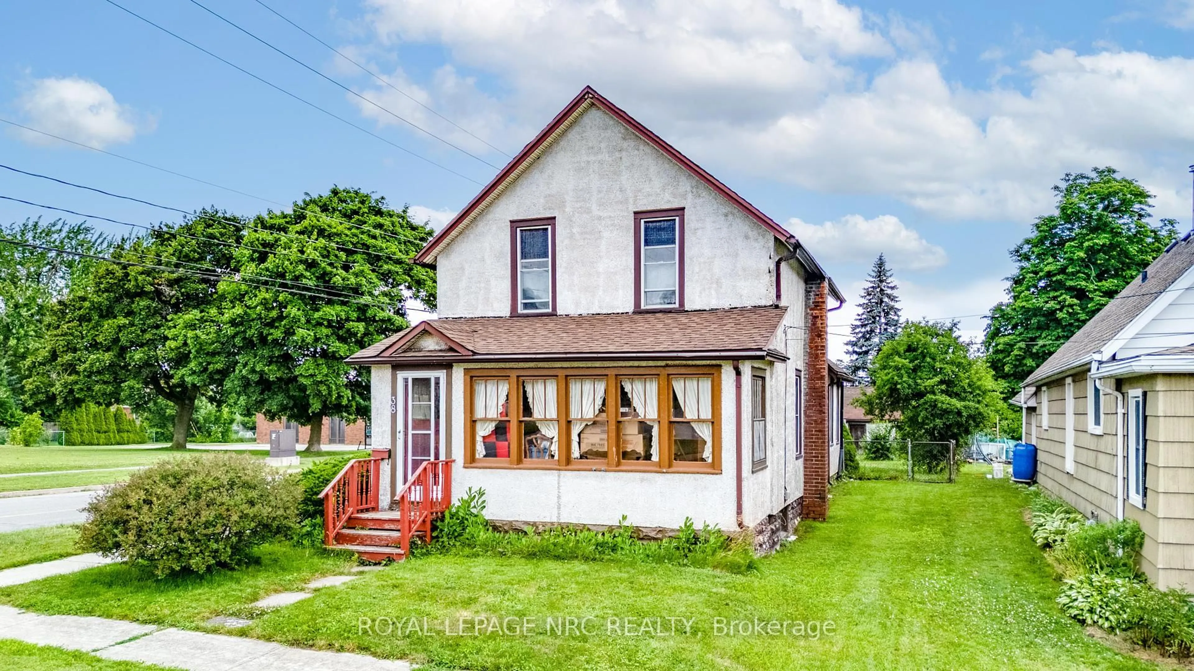 Home with vinyl exterior material, street for 38 Emerick Ave, Fort Erie Ontario L2A 2W3