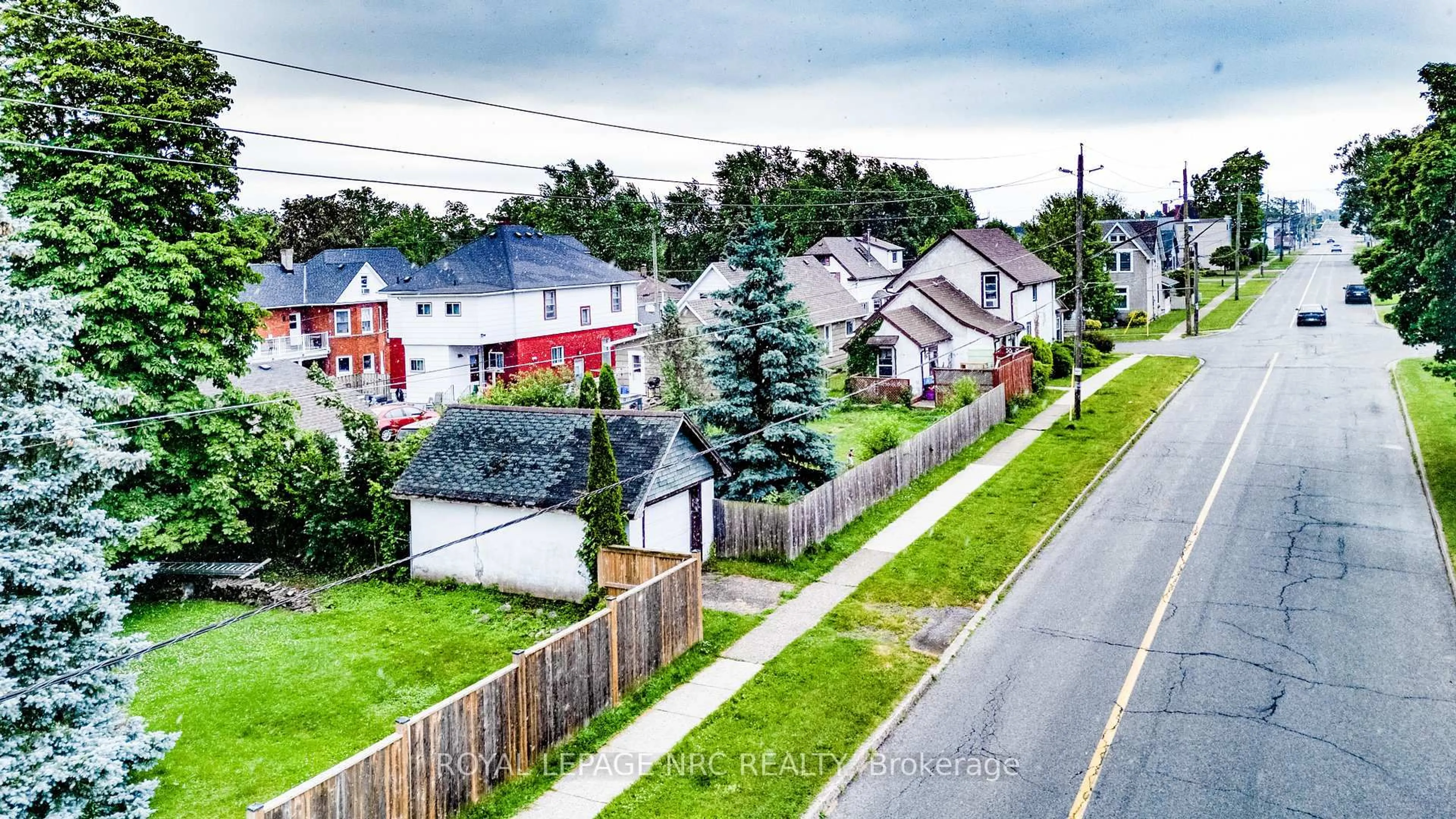 A pic from outside/outdoor area/front of a property/back of a property/a pic from drone, street for 38 Emerick Ave, Fort Erie Ontario L2A 2W3