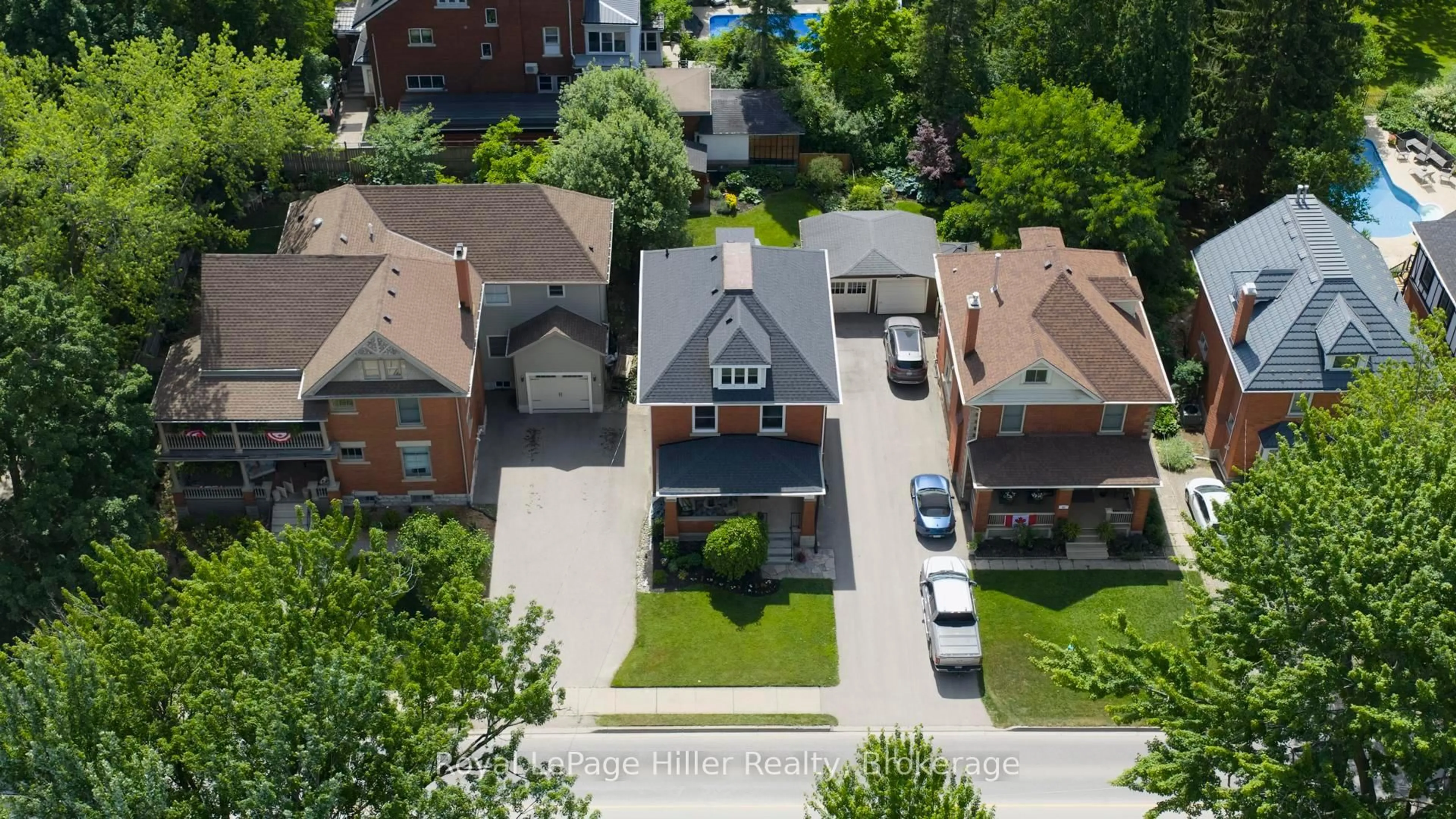 A pic from outside/outdoor area/front of a property/back of a property/a pic from drone, street for 97 John St, Stratford Ontario N5A 6K8