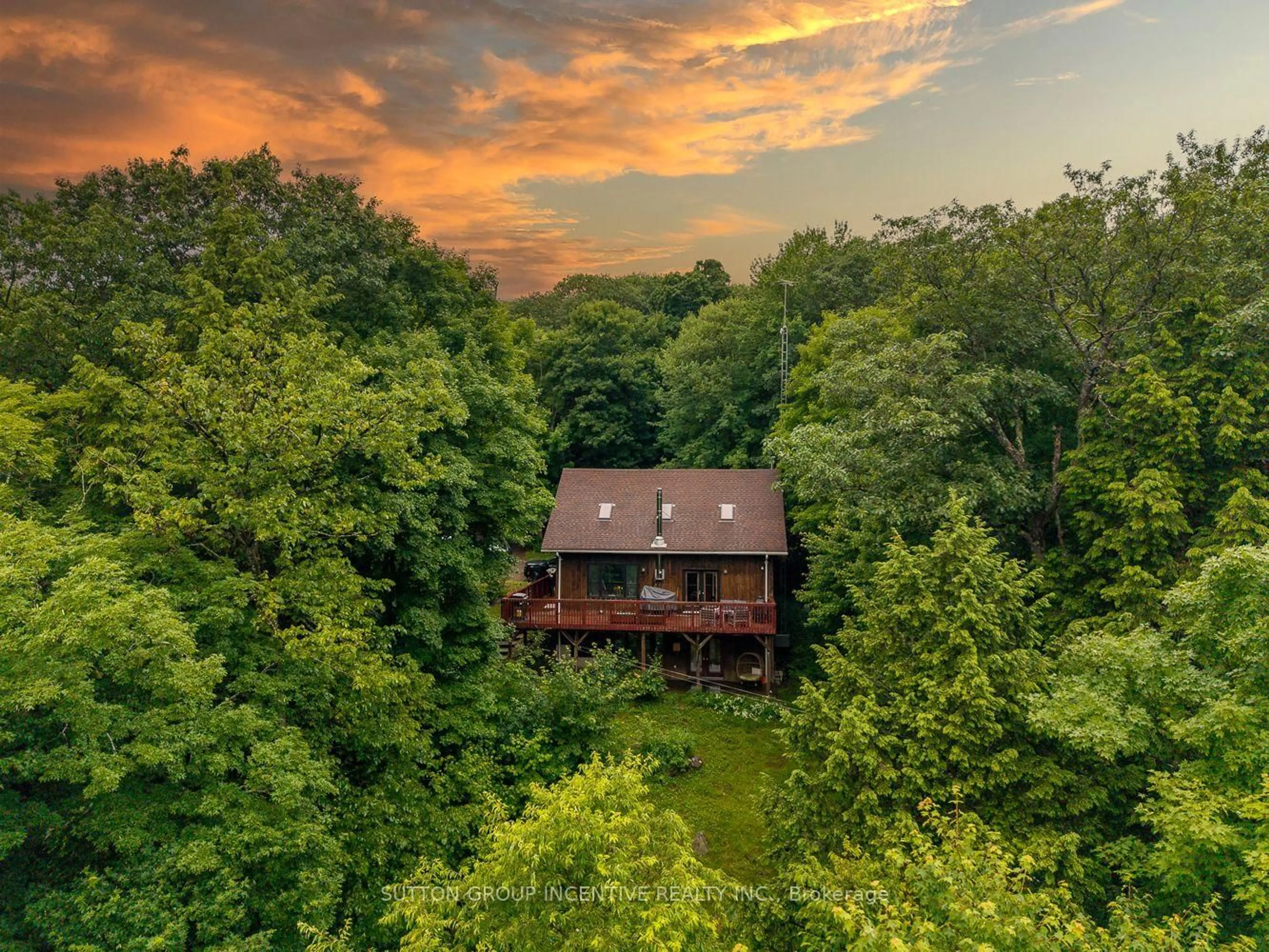 A pic from outside/outdoor area/front of a property/back of a property/a pic from drone, forest/trees view for 806 CLEARWATER LAKE Rd, Huntsville Ontario P0B 1L0