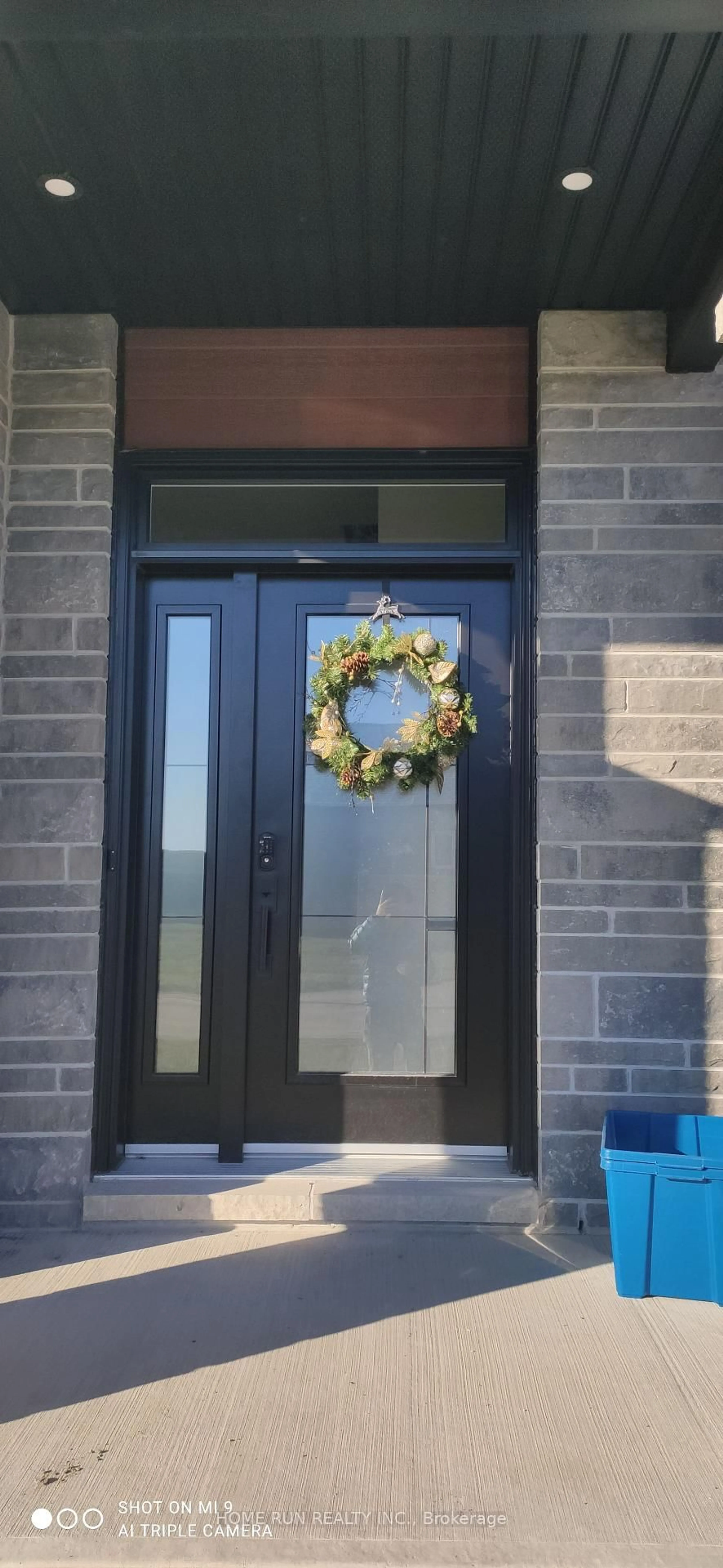 Indoor entryway for 35 Richer St, North Stormont Ontario K0A 1R0