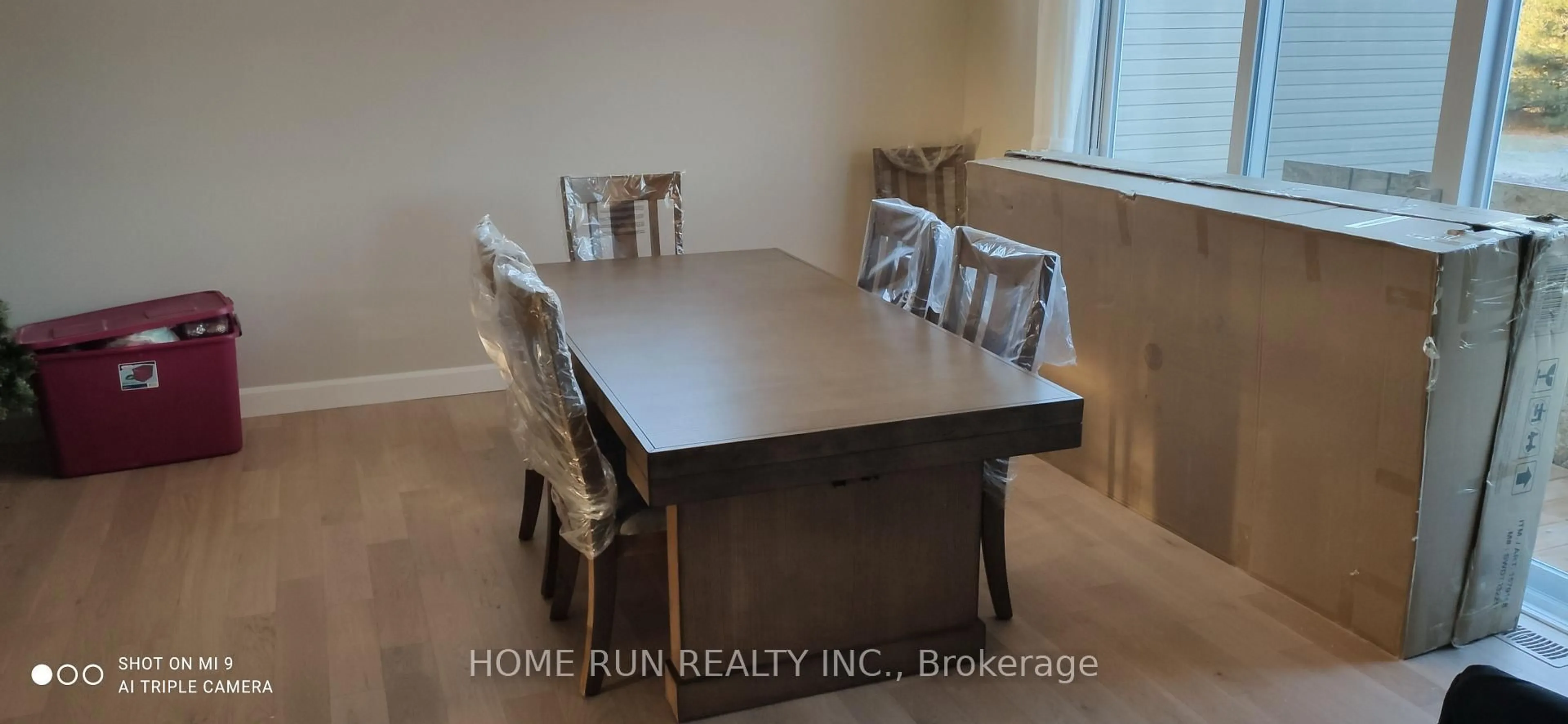 Dining room, wood/laminate floor for 35 Richer St, North Stormont Ontario K0A 1R0