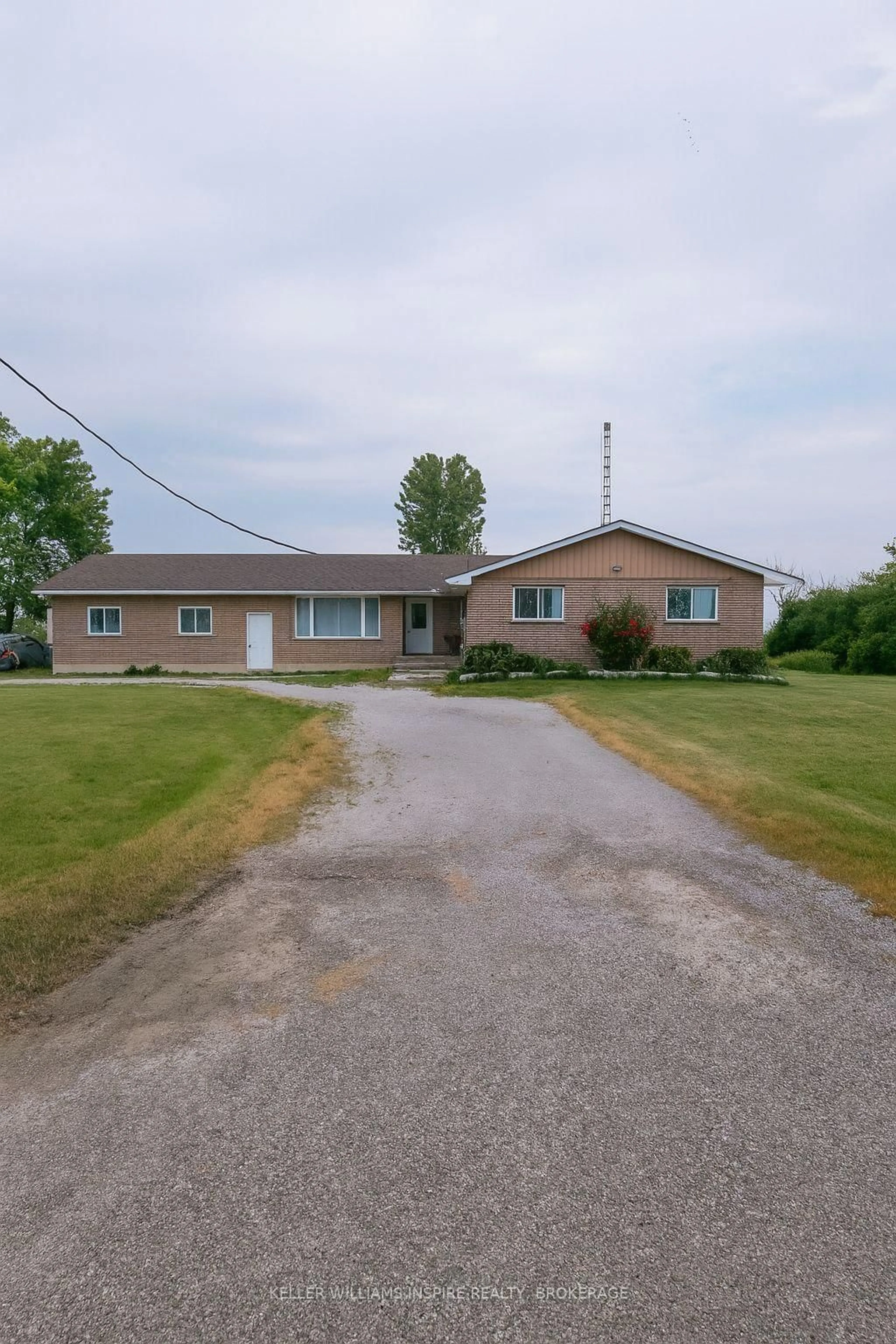 A pic from outside/outdoor area/front of a property/back of a property/a pic from drone, unknown for 2264 Regional Road 55, Haldimand Ontario N0A 1H0