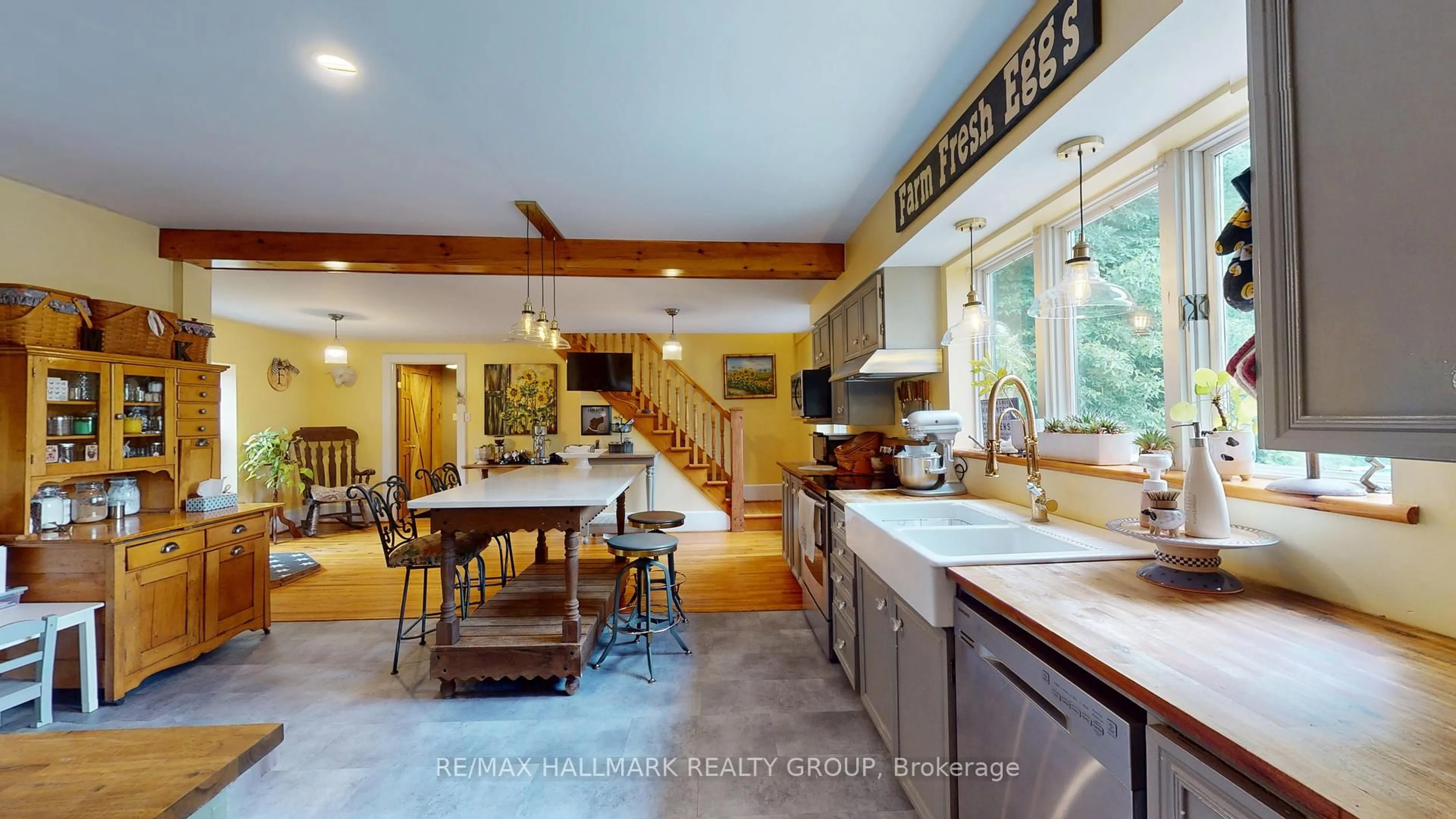 Open concept kitchen, ceramic/tile floor for 109 Quabbin Rd, Leeds and the Thousand Islands Ontario K0E 1R0
