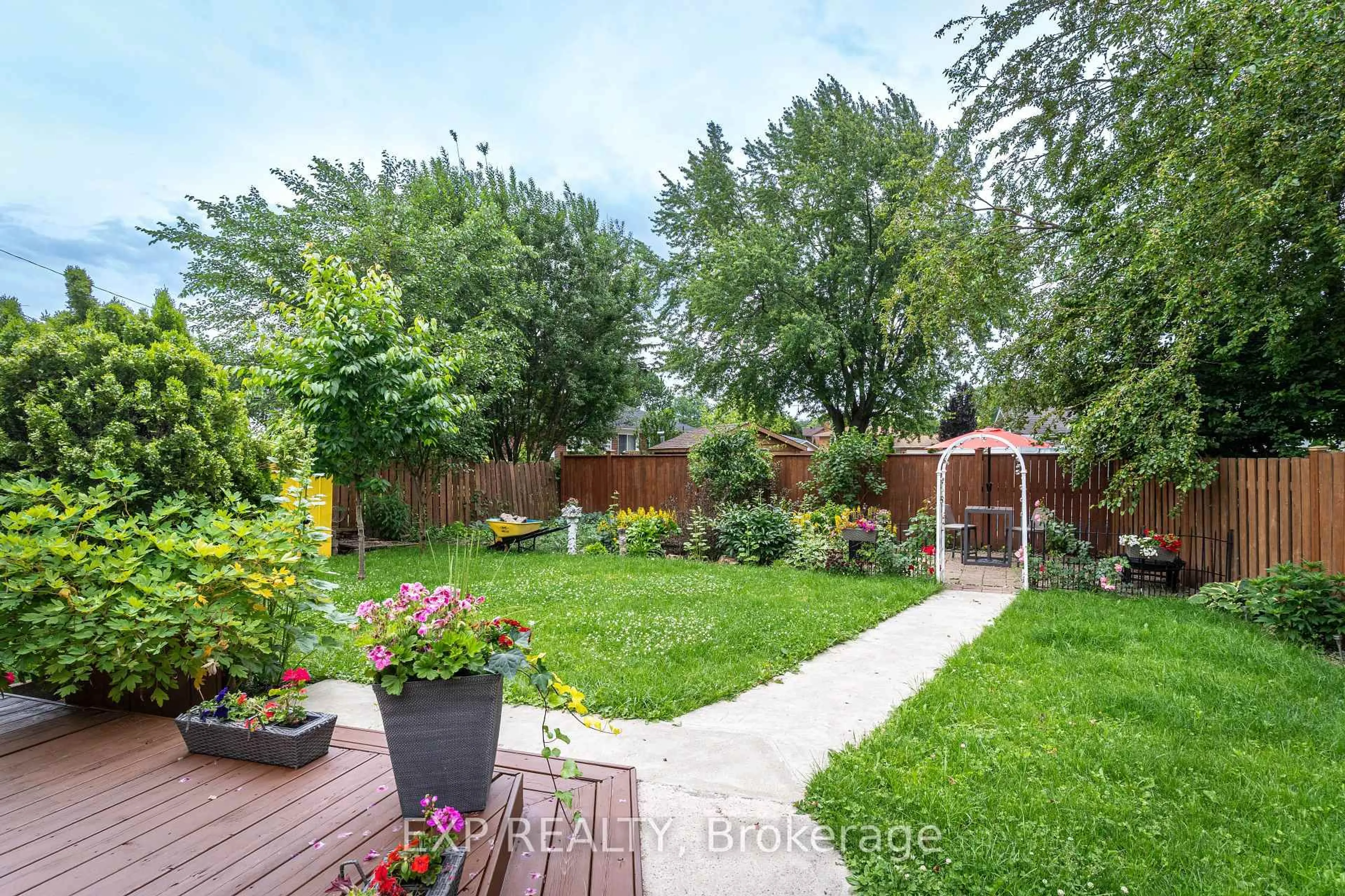 Patio, street for 2415 Cabana Rd, Windsor Ontario N9G 1E2