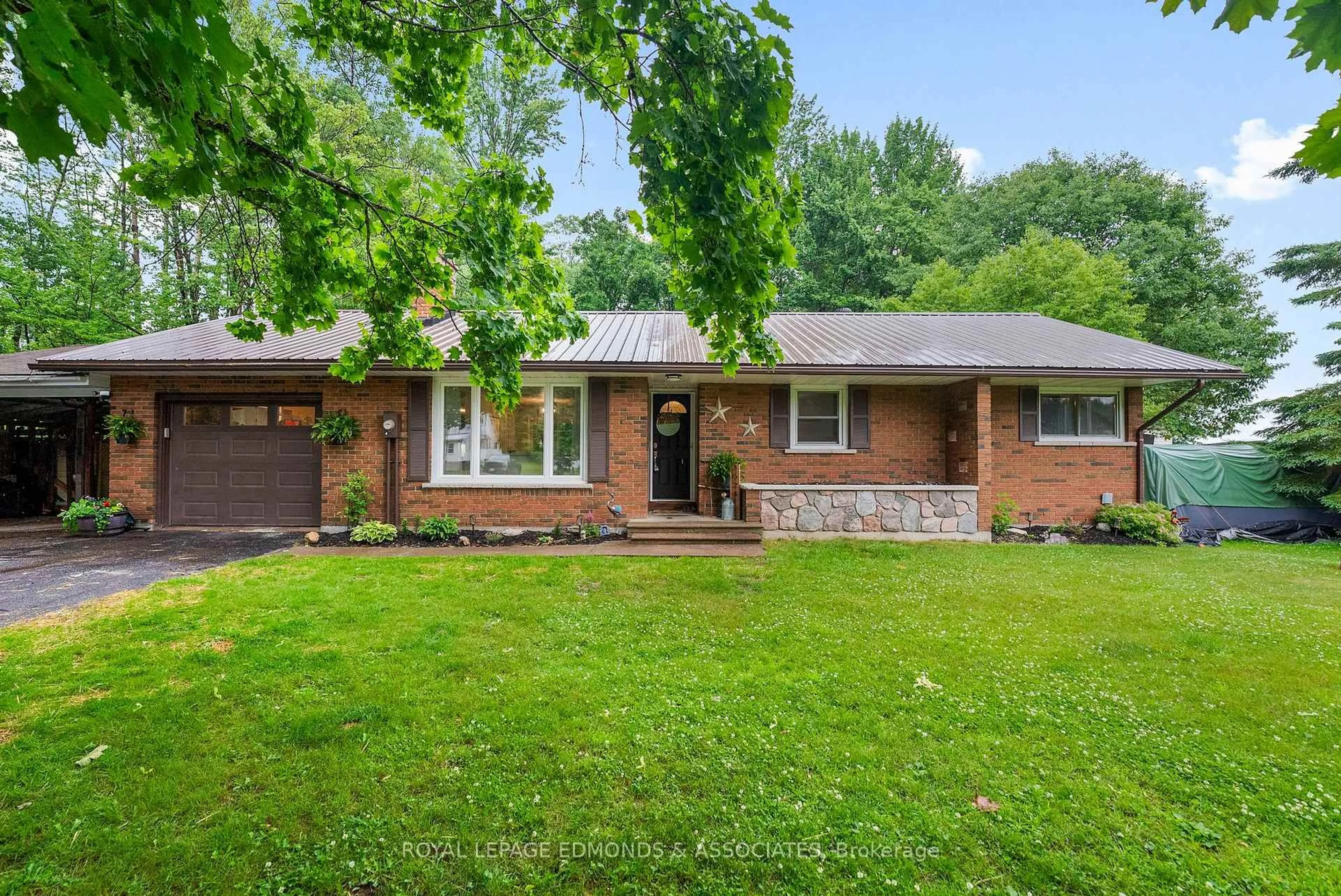 Home with brick exterior material, street for 3624 B Line Rd, Petawawa Ontario K8A 6W7