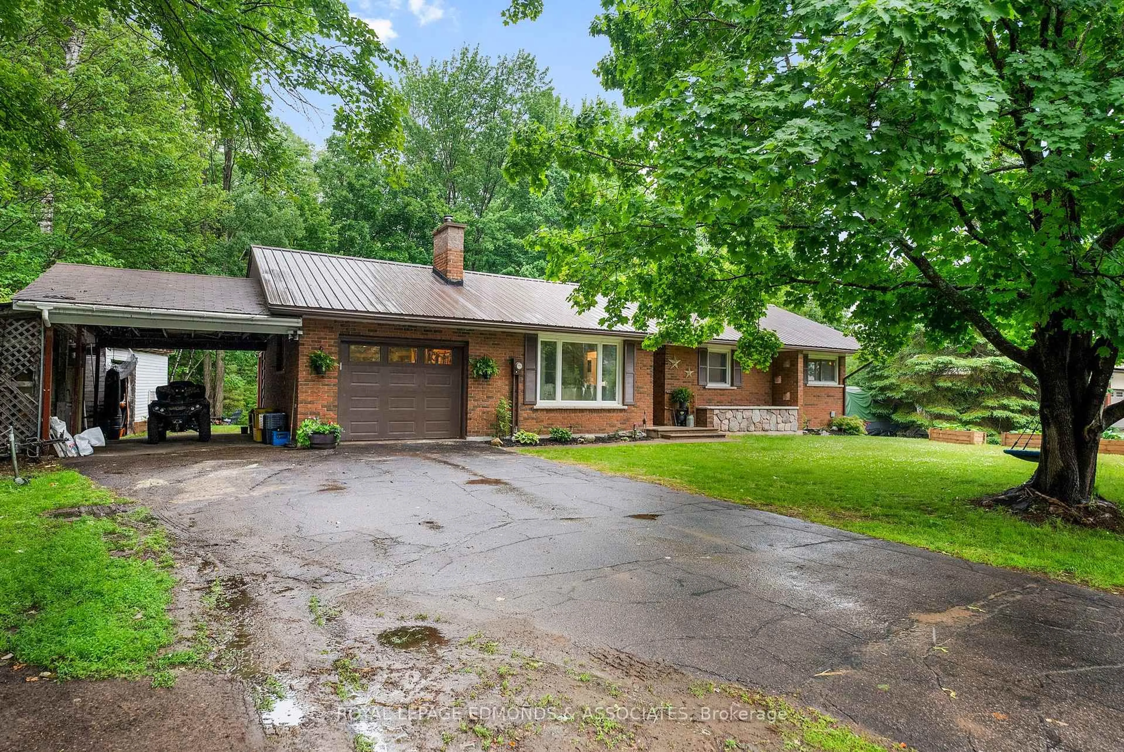 Home with brick exterior material, street for 3624 B Line Rd, Petawawa Ontario K8A 6W7