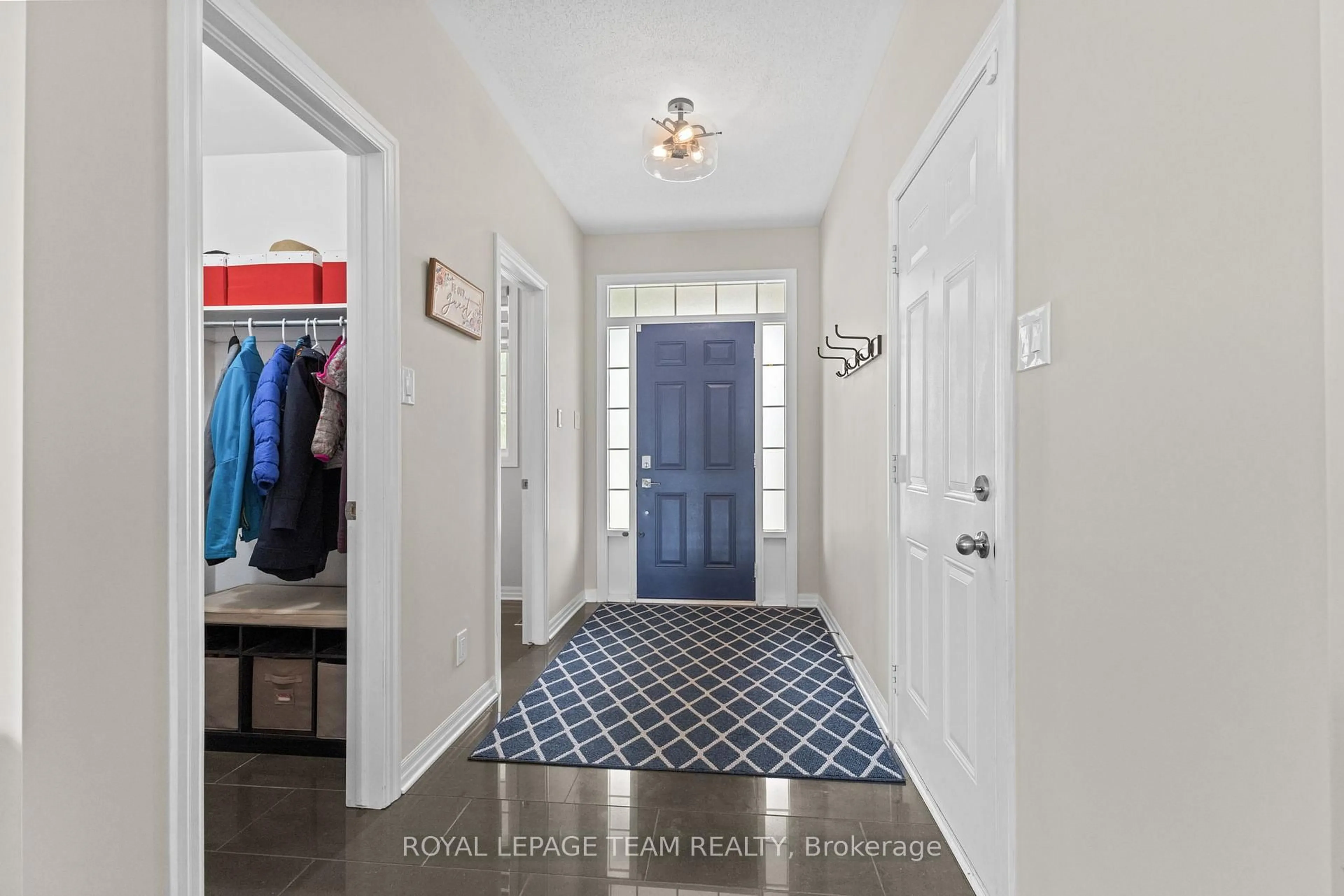 Indoor entryway for 43 Hibiscus Way, Ottawa Ontario K2J 6A5