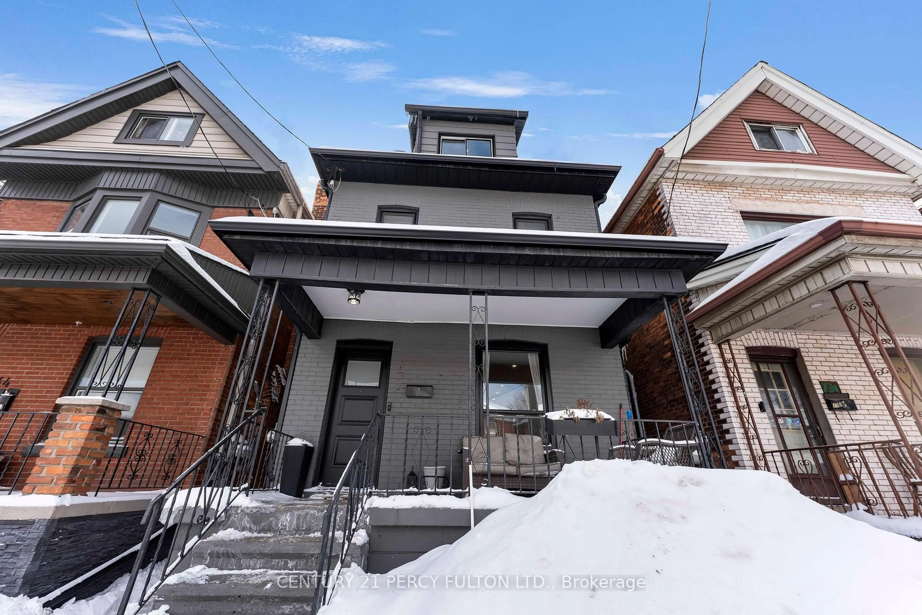 Home with brick exterior material, street for 732 Cannon St, Hamilton Ontario L8L 2G9