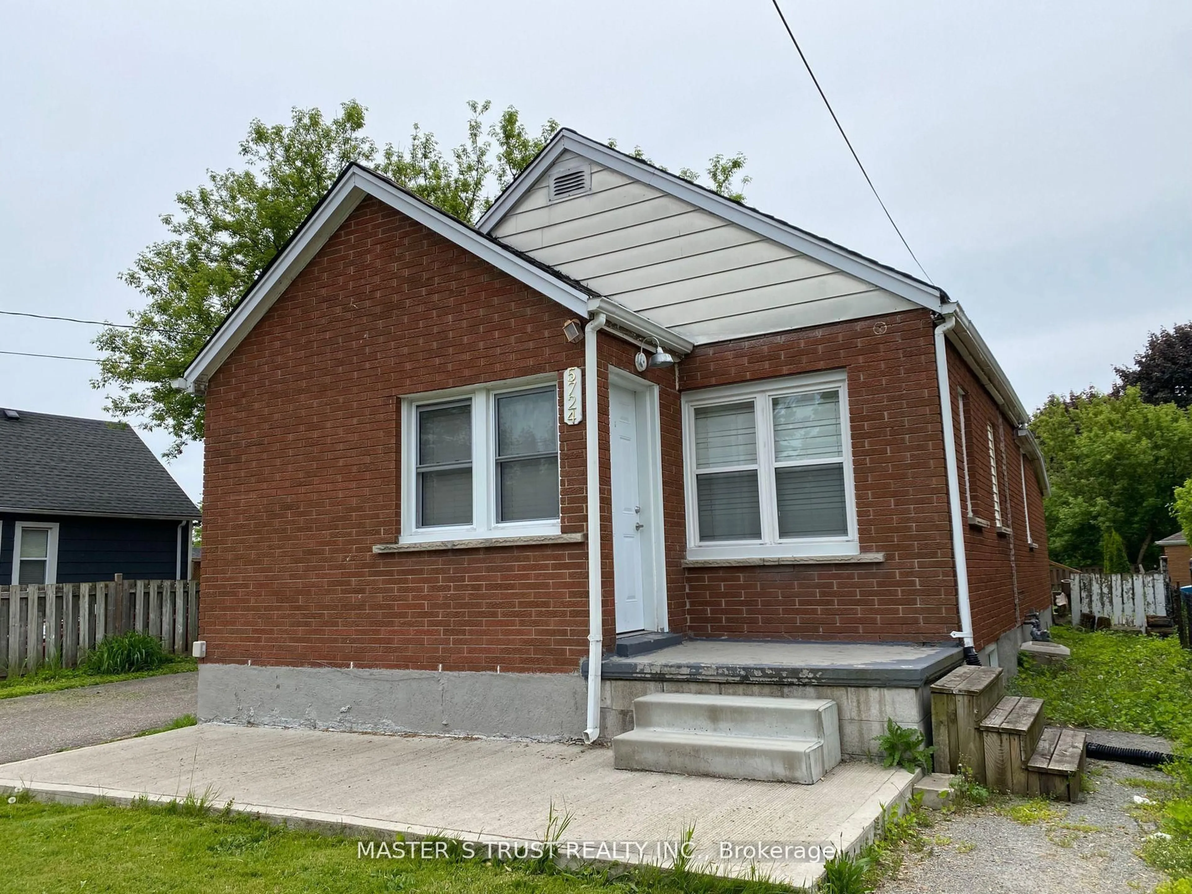 Home with brick exterior material, street for 5724 Arthur St, Niagara Falls Ontario L2E 3C1