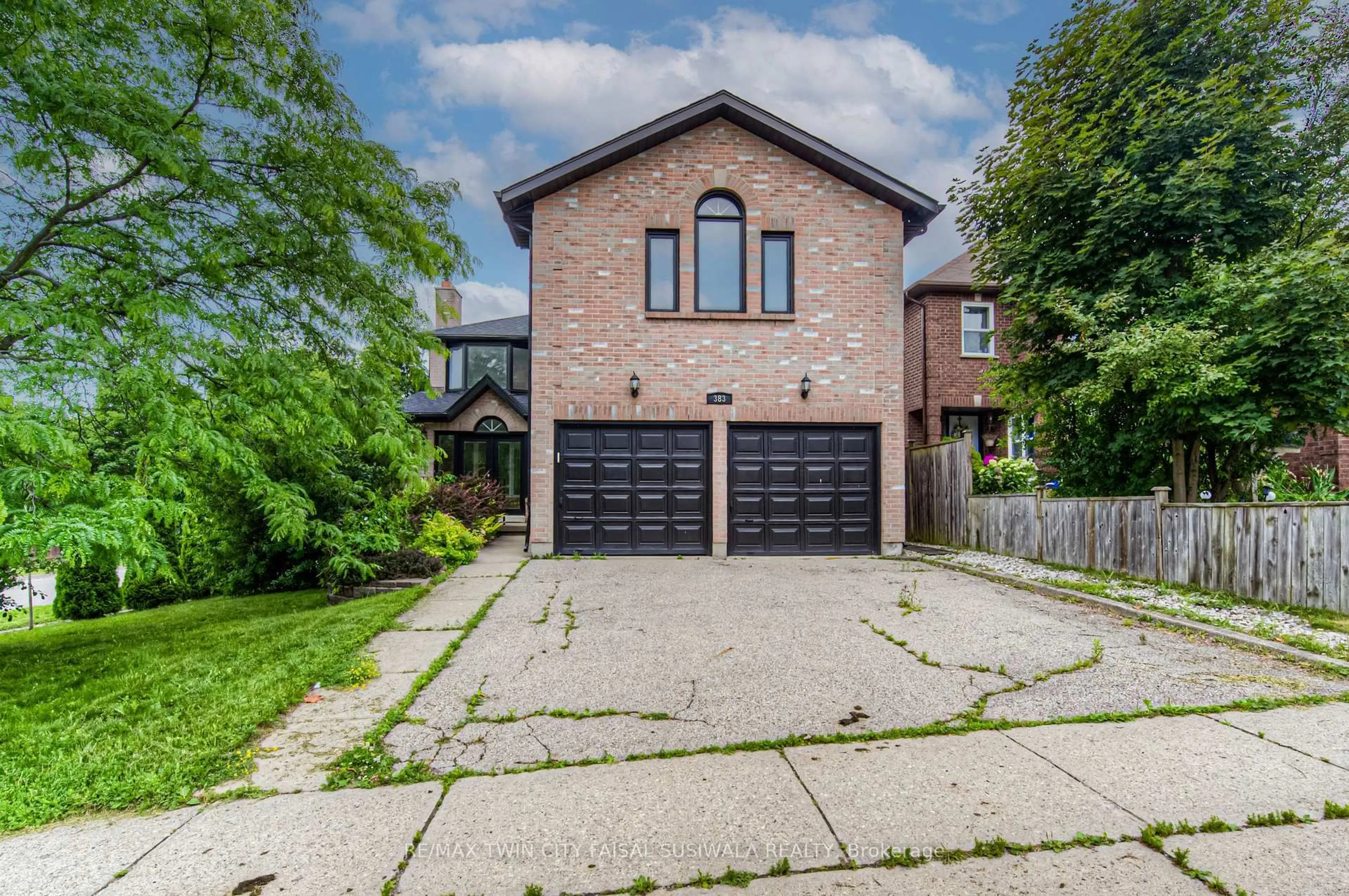 Home with brick exterior material, street for 383 Burnett Ave, Cambridge Ontario N1T 1G7