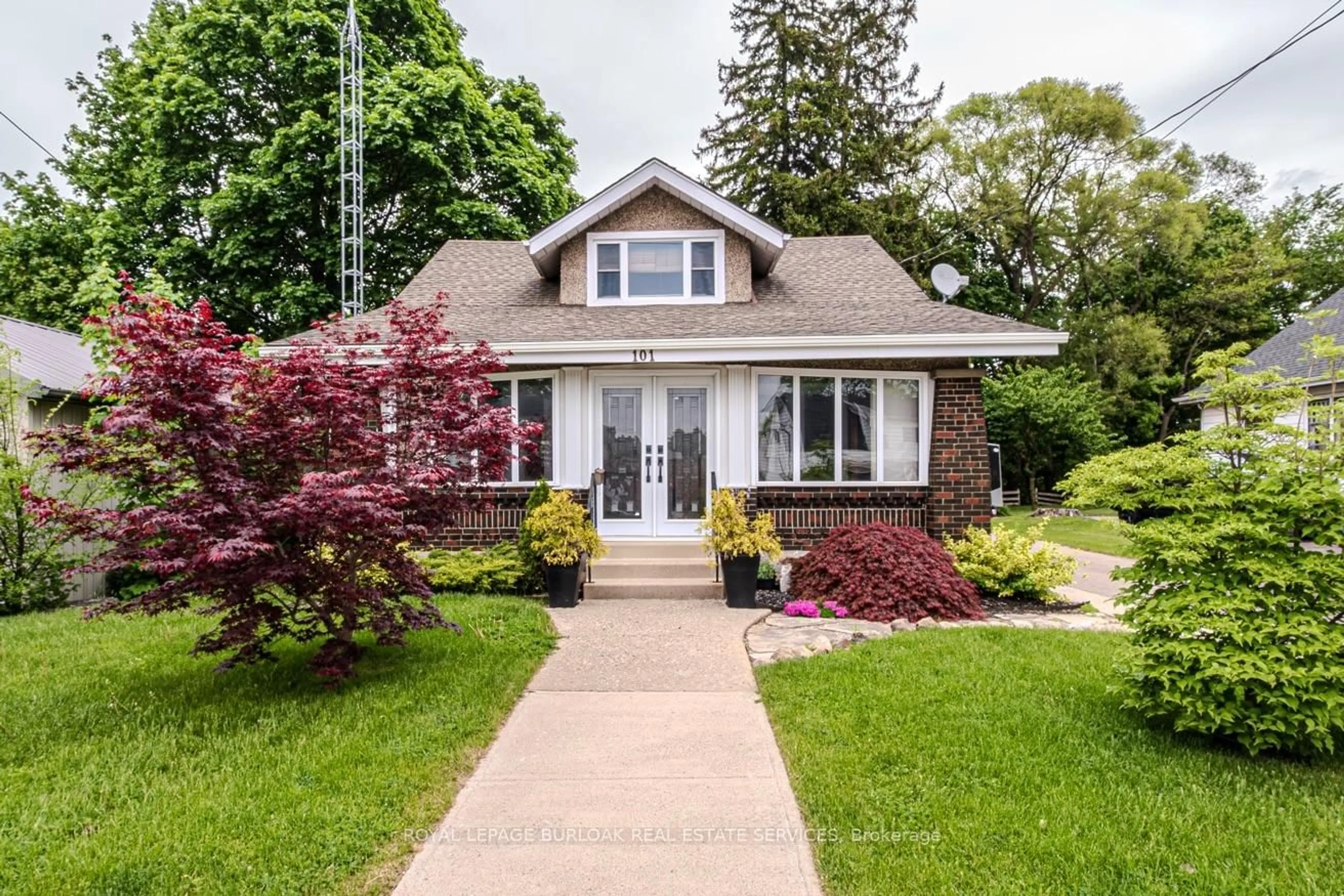 Home with vinyl exterior material, street for 101 Talbot Rd, Norfolk Ontario N4B 1Z7