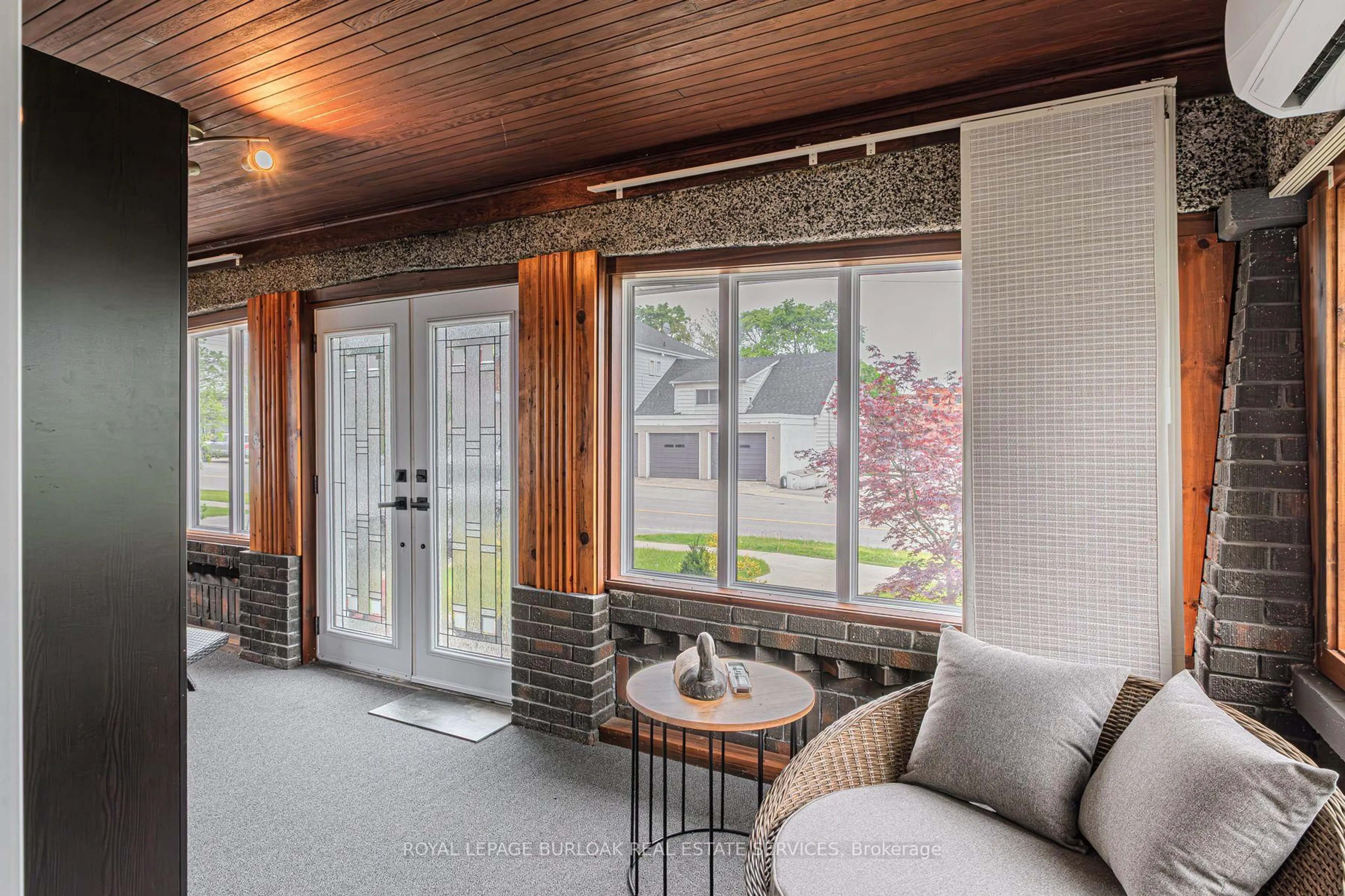 Indoor entryway for 101 Talbot Rd, Norfolk Ontario N4B 1Z7
