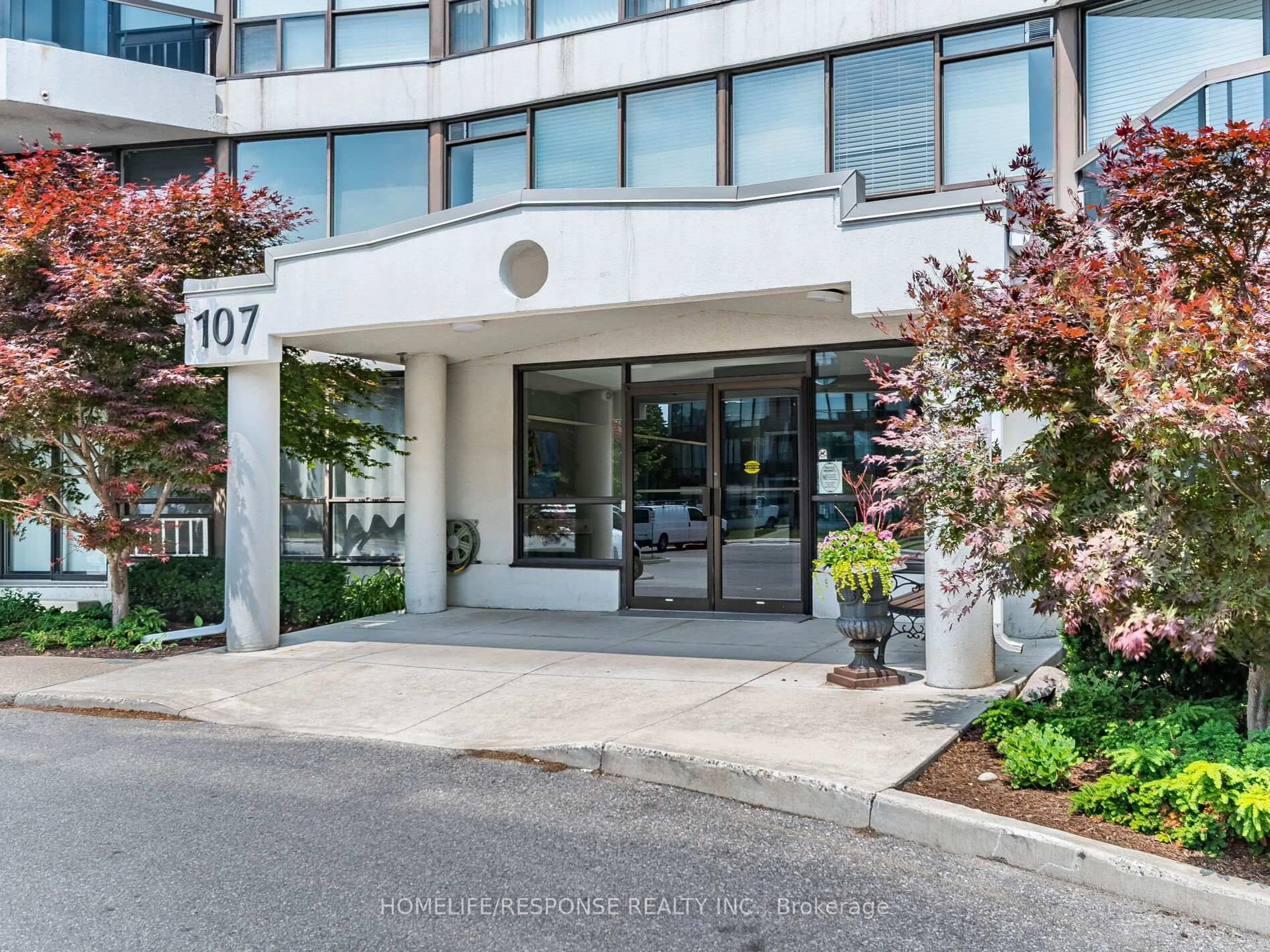 Indoor foyer for 107 BAGOT St #214, Guelph Ontario N1H 8H5