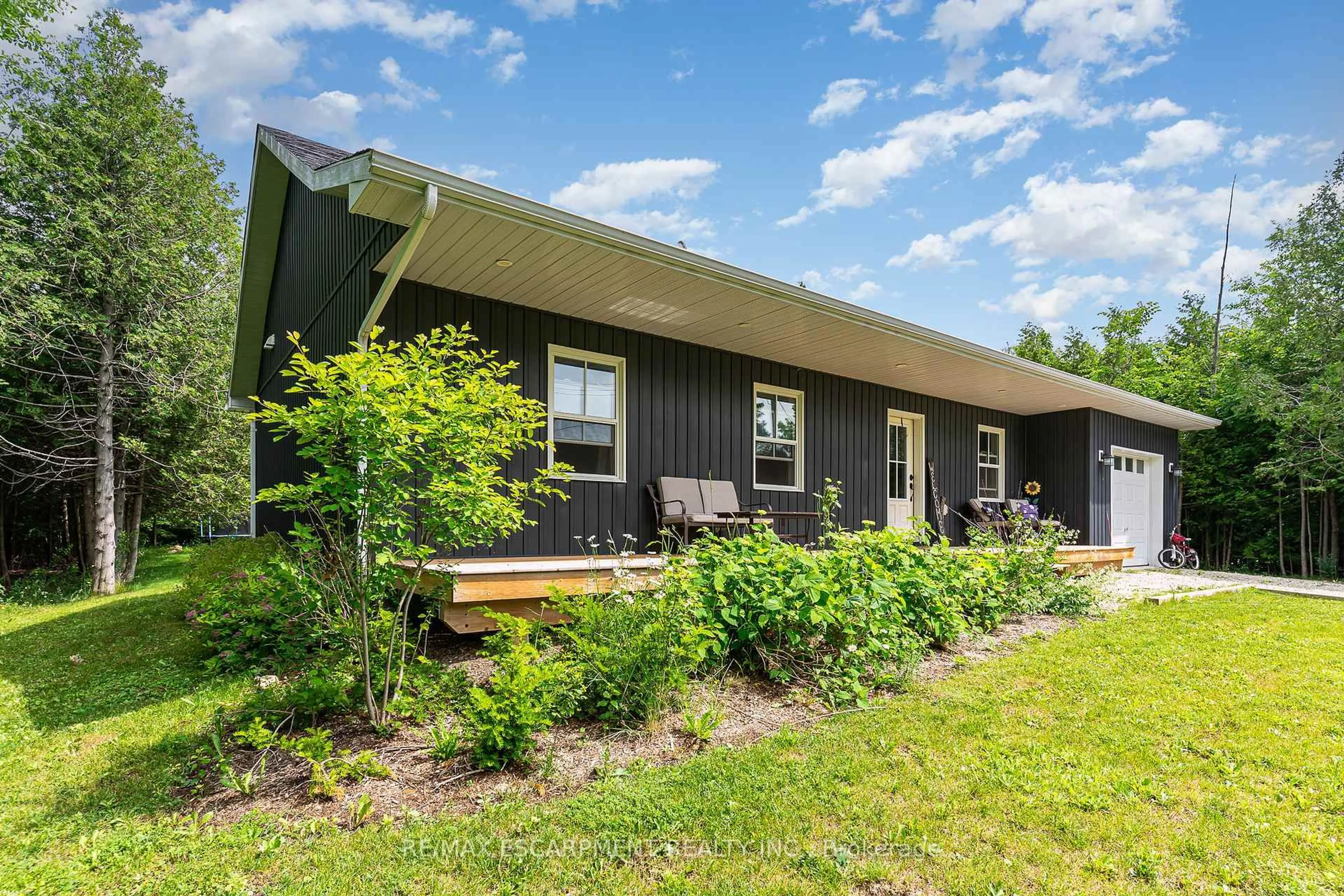 Unknown for 135 Sir Williams Lane, Grey Highlands Ontario N0C 1E0